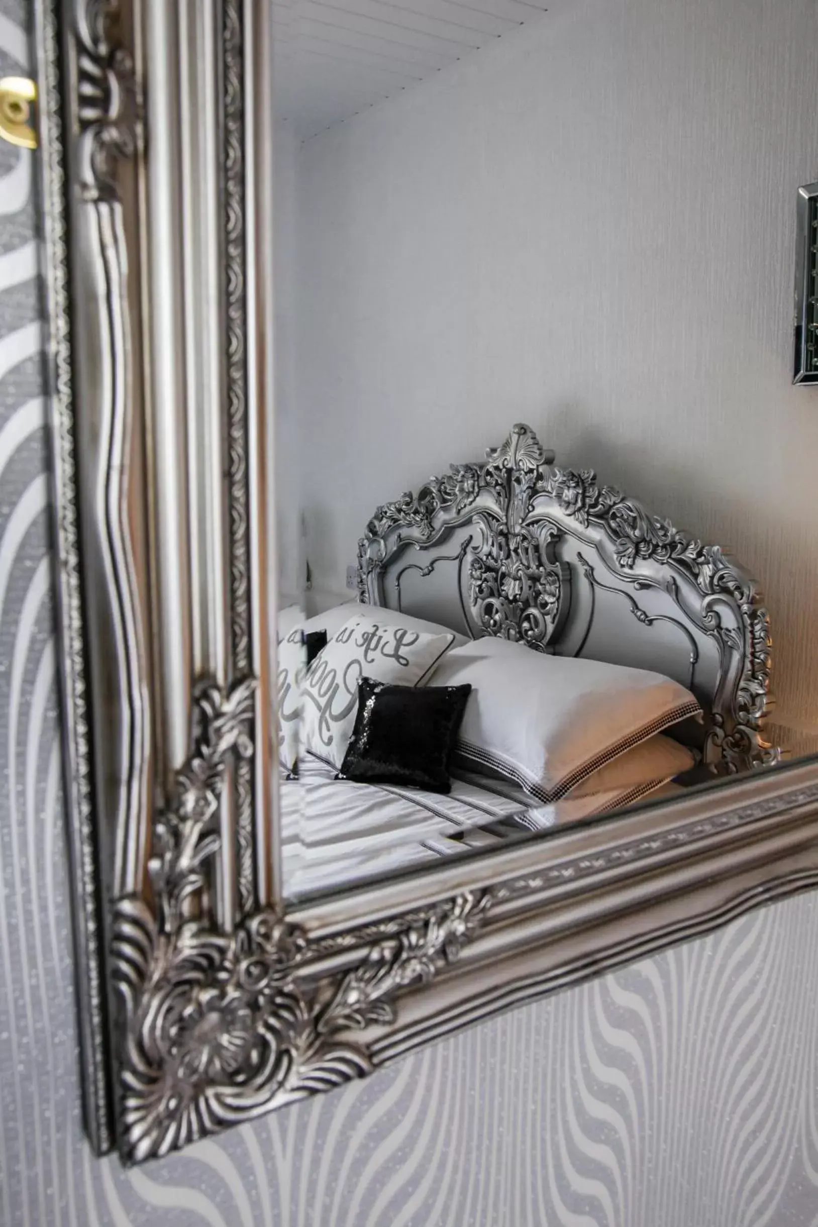 Bedroom, Seating Area in Ugthorpe Lodge Hotel