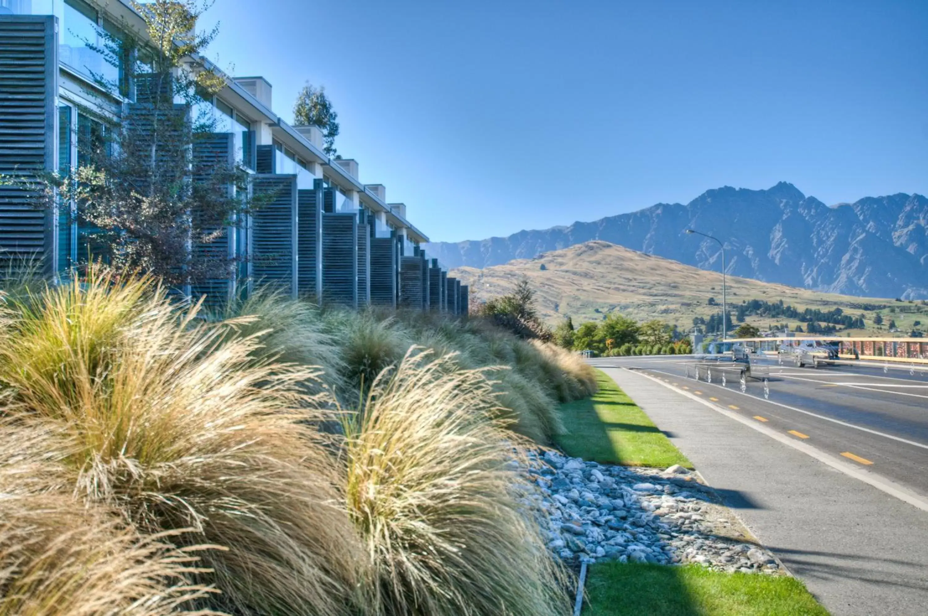 Facade/entrance in Swiss-Belsuites Pounamu Queenstown