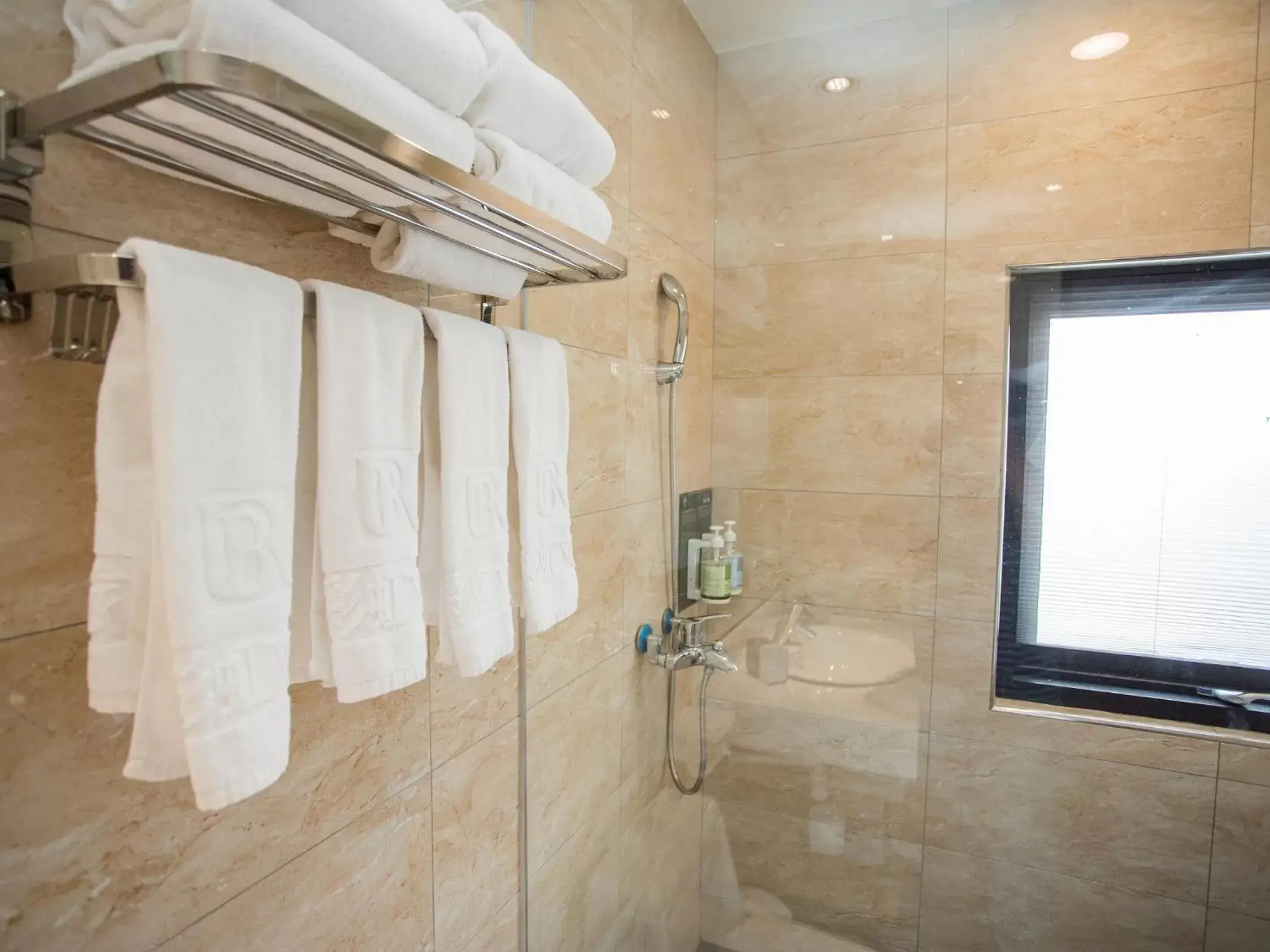 Bathroom in Rainbow Hotel