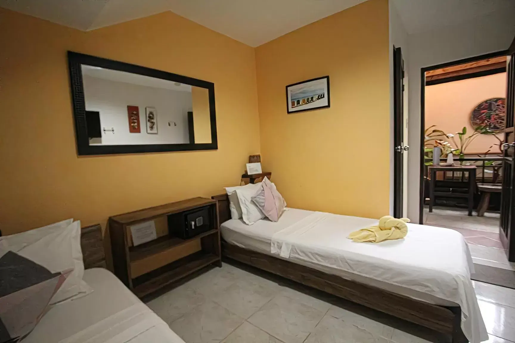 Photo of the whole room, Bed in Bulskamp Inn Photo of the whole room, Bed in Bulskamp Inn