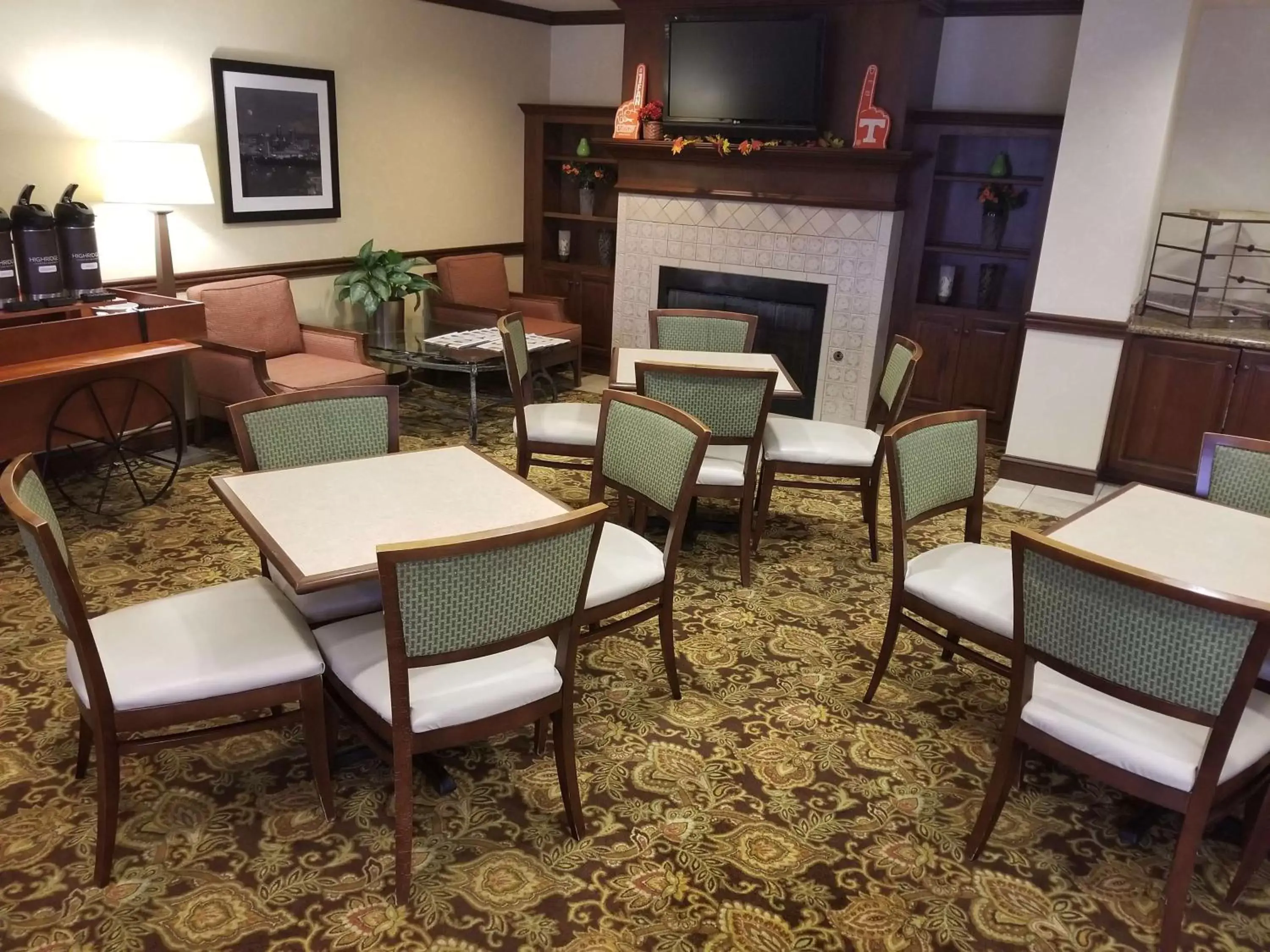 Restaurant/Places to Eat in Country Inn & Suites by Radisson, Knoxville at Cedar Bluff, TN
