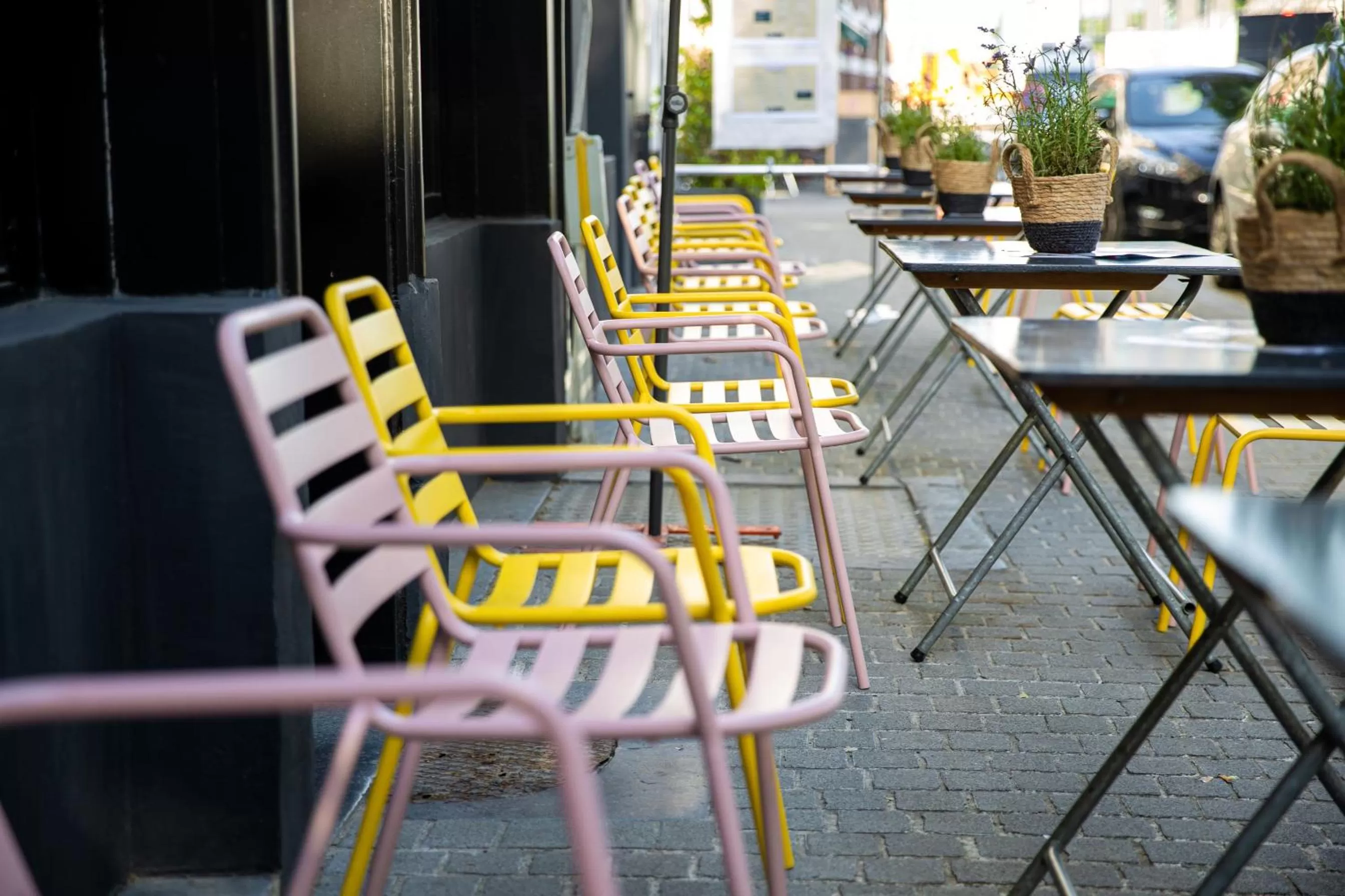 Restaurant/places to eat in Hotel1875