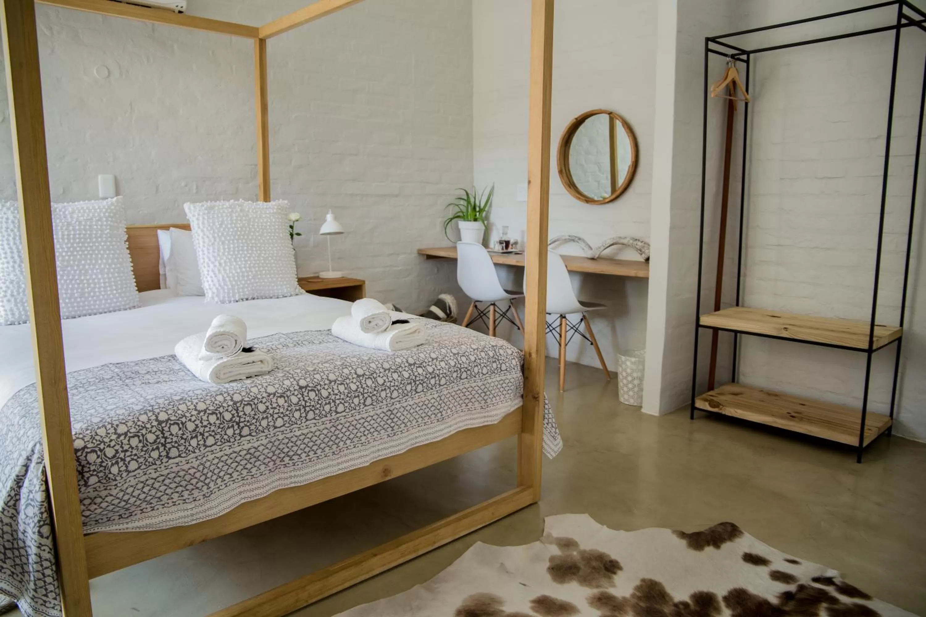 Decorative detail, Bed in Raw Karoo Guest House