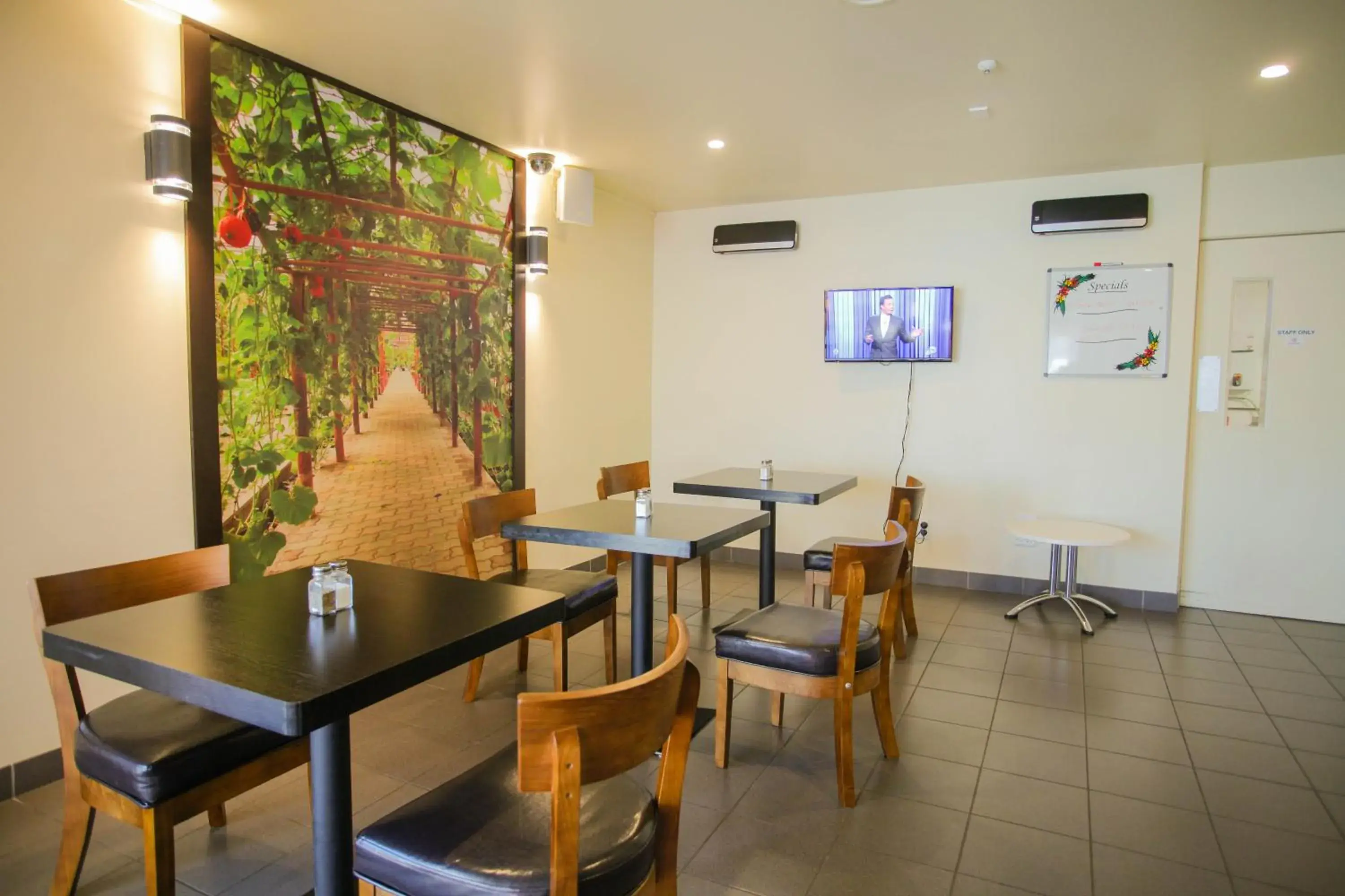 Restaurant/places to eat in Abbots Hamilton – Hotel and Conference Centre Restaurant/places to eat in Abbots Hamilton – Hotel and Conference Centre