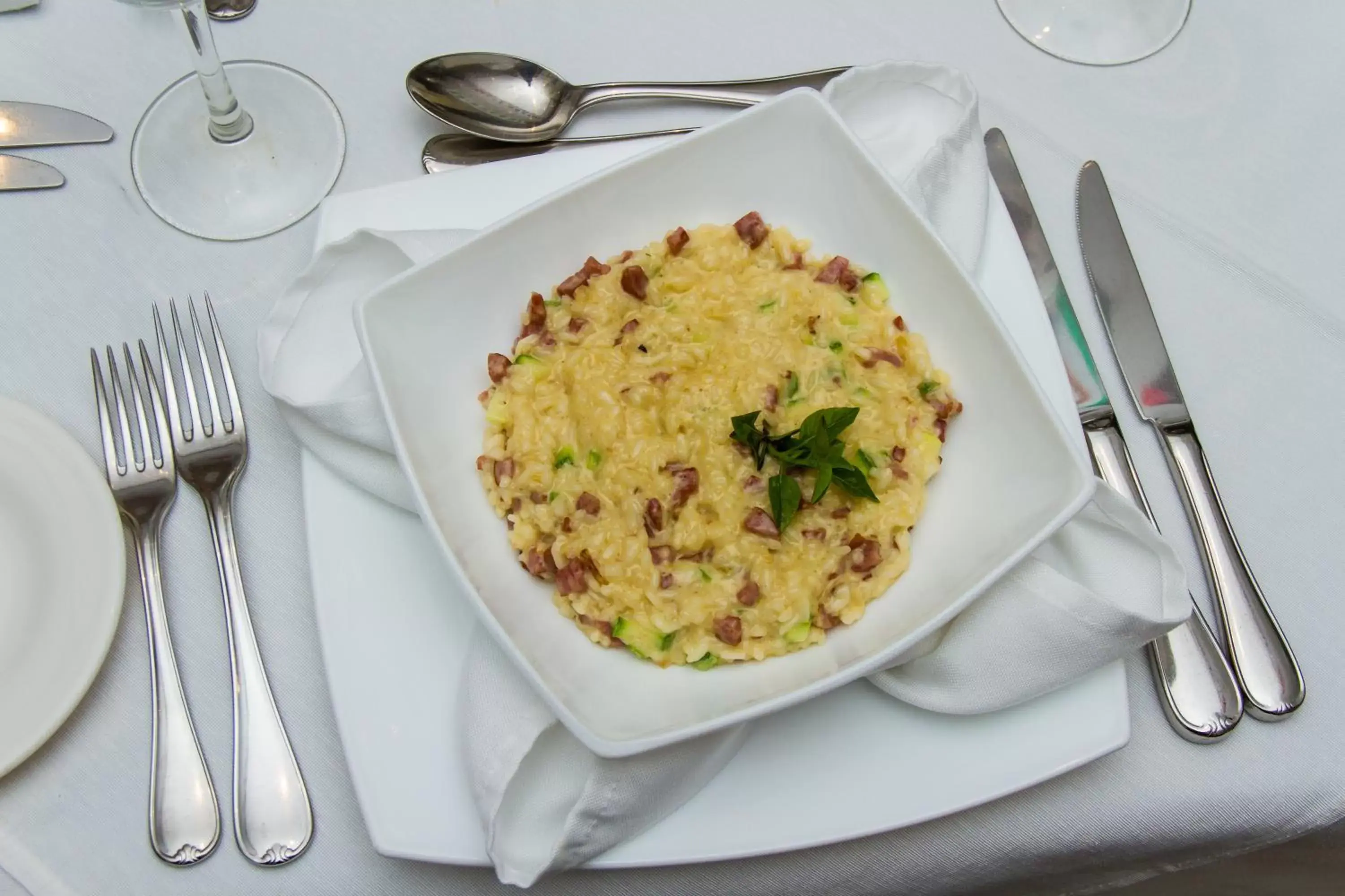 Restaurant/places to eat in Golden Tower Pinheiros by Fênix Hotéis Restaurant/places to eat in Golden Tower Pinheiros by Fênix Hotéis