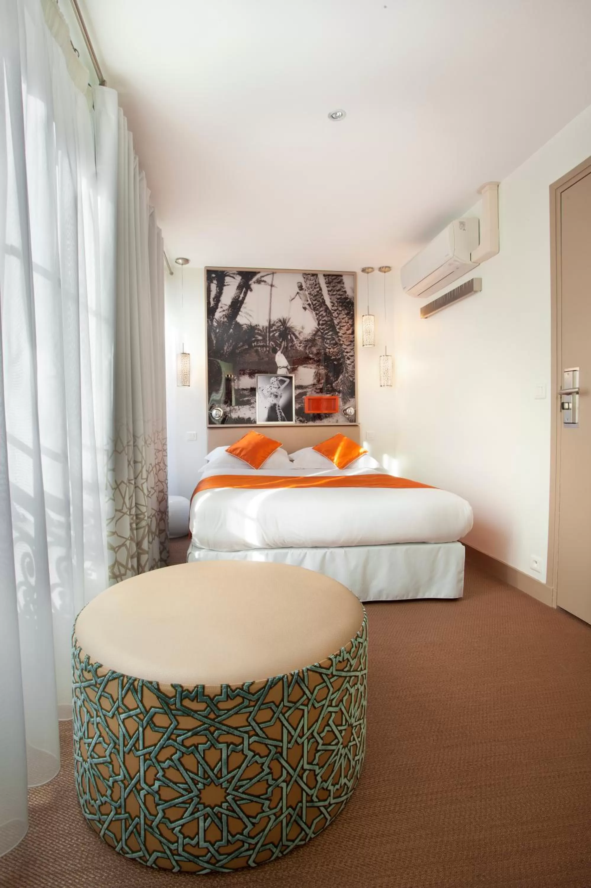 Photo of the whole room, Bed in Hôtel Mayet