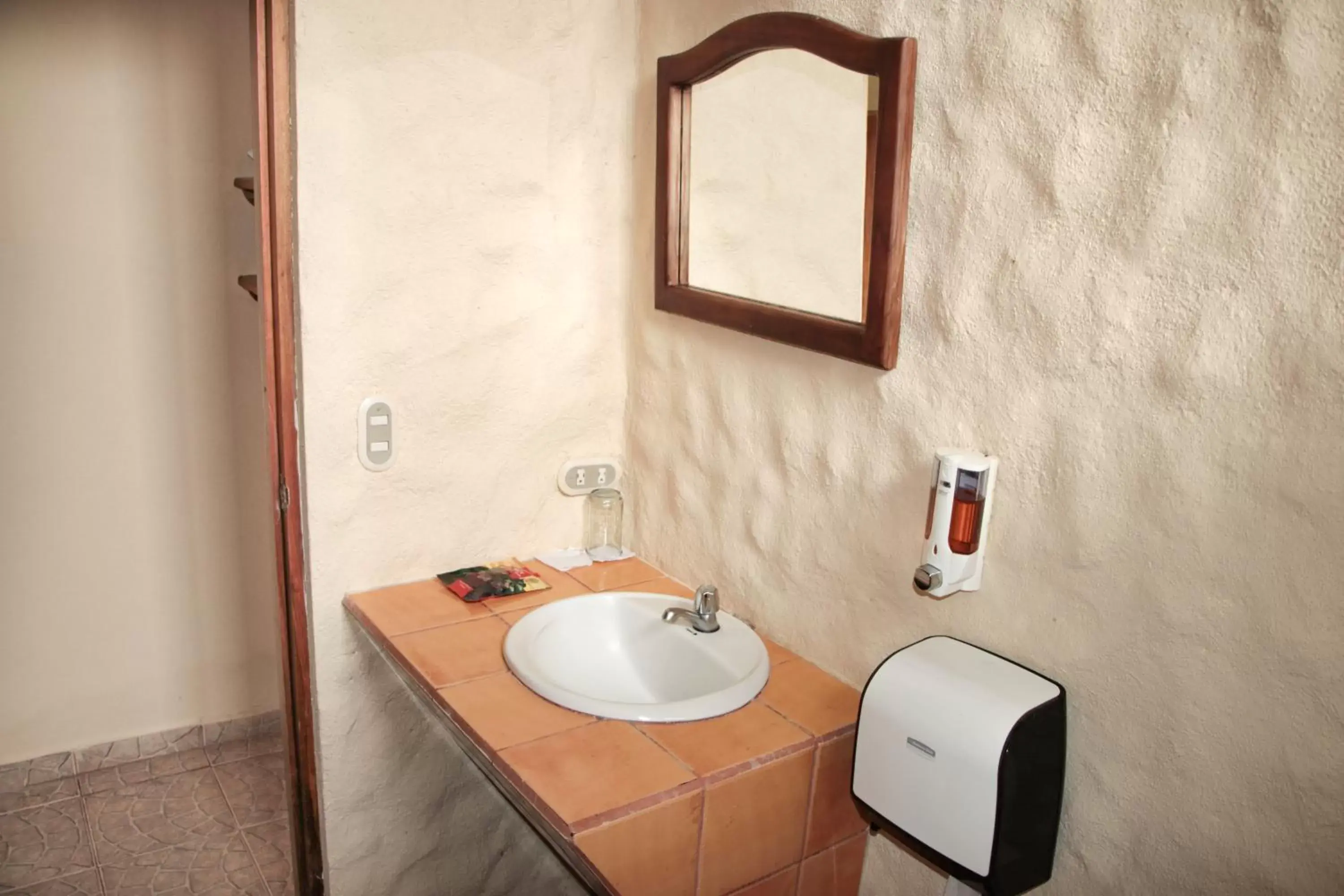 Bathroom in Confort Arenal