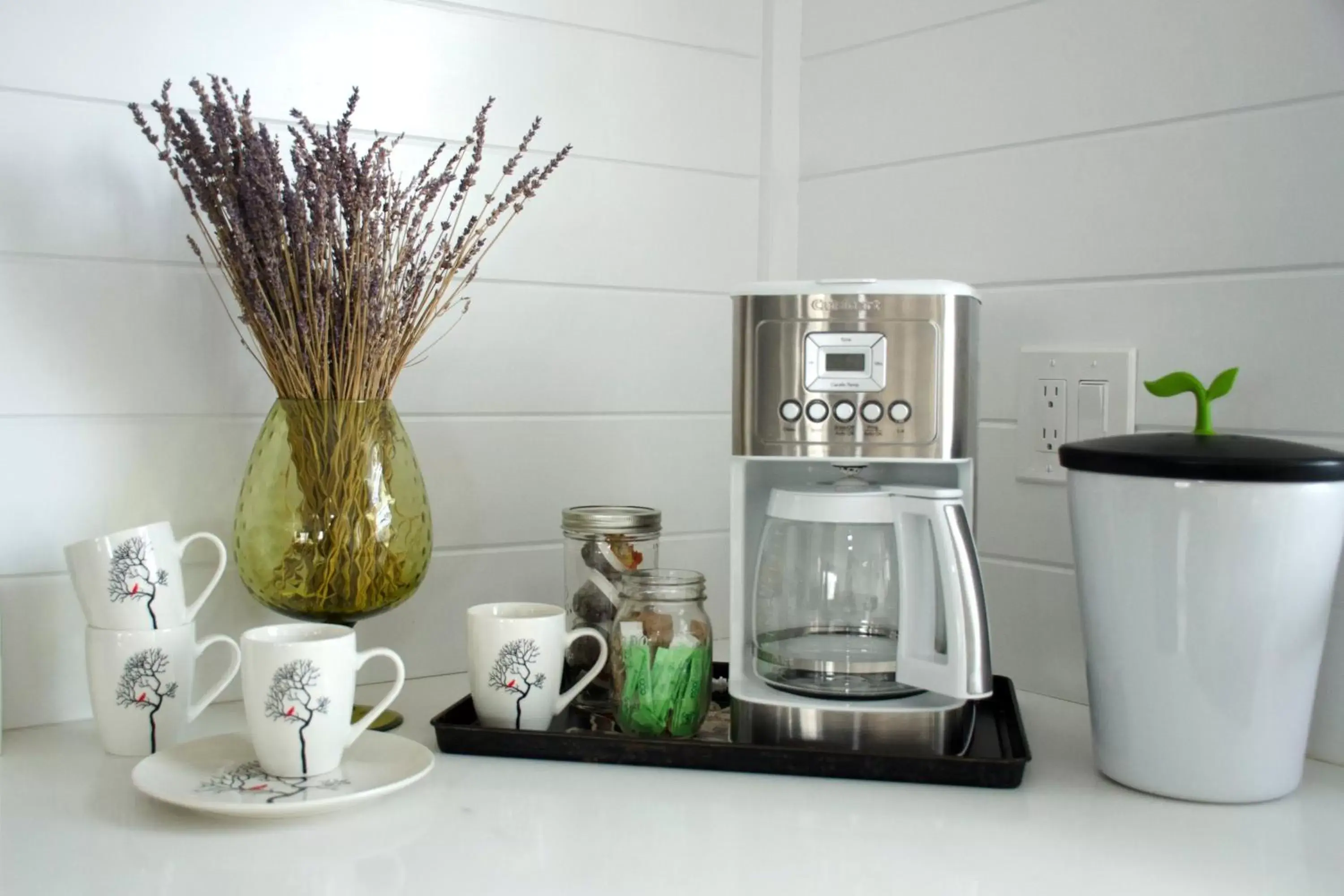 Coffee/tea facilities in ViewPoint Hotel