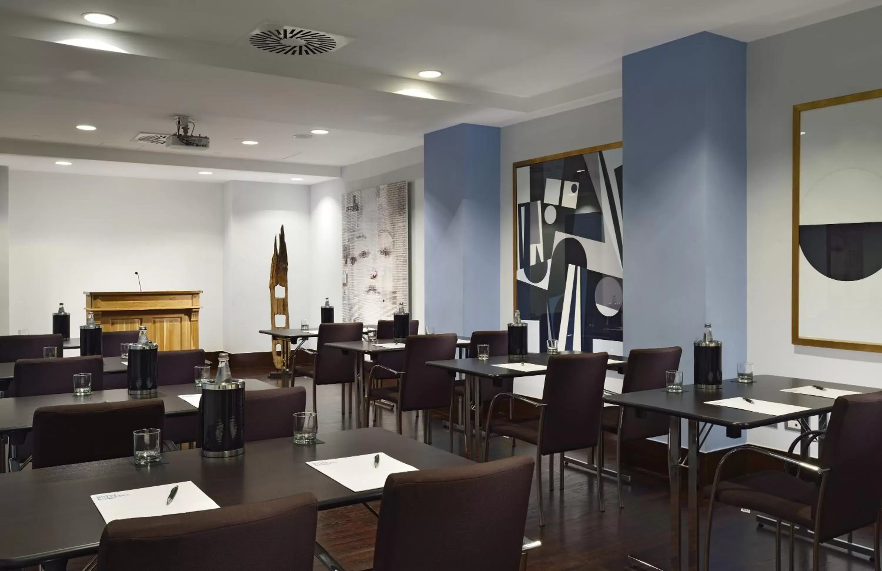 Business facilities, Restaurant/Places to Eat in Hotel Pulitzer