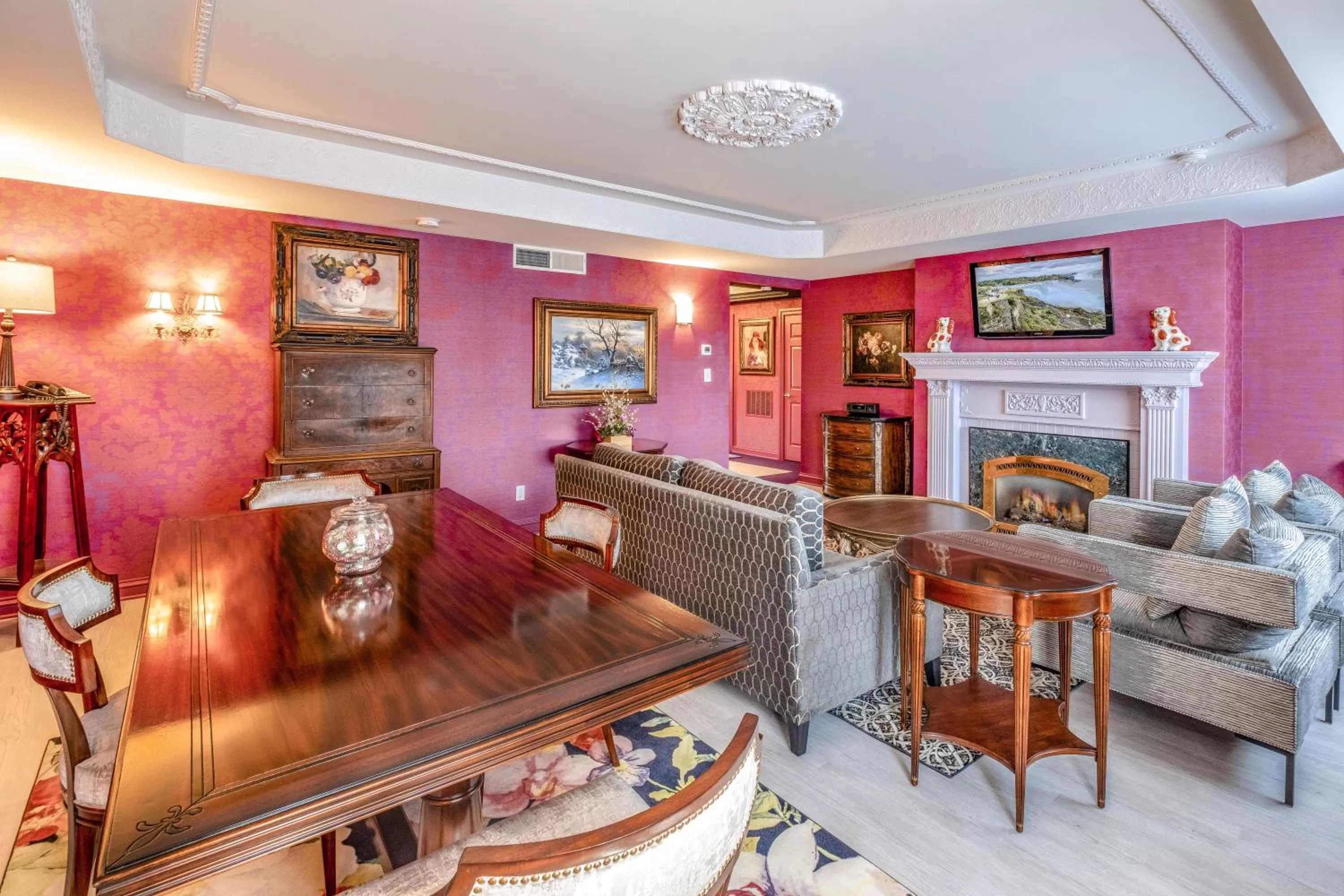 Living room in Red Coach Inn