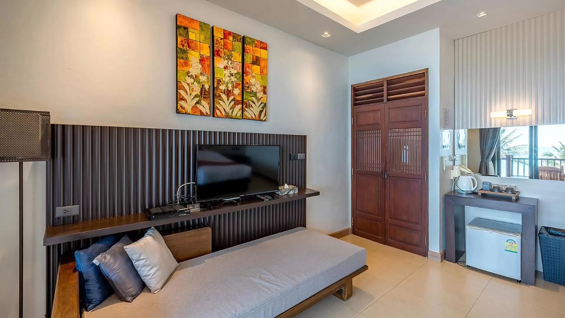 TV and multimedia in Ban Saithong Beach Resort