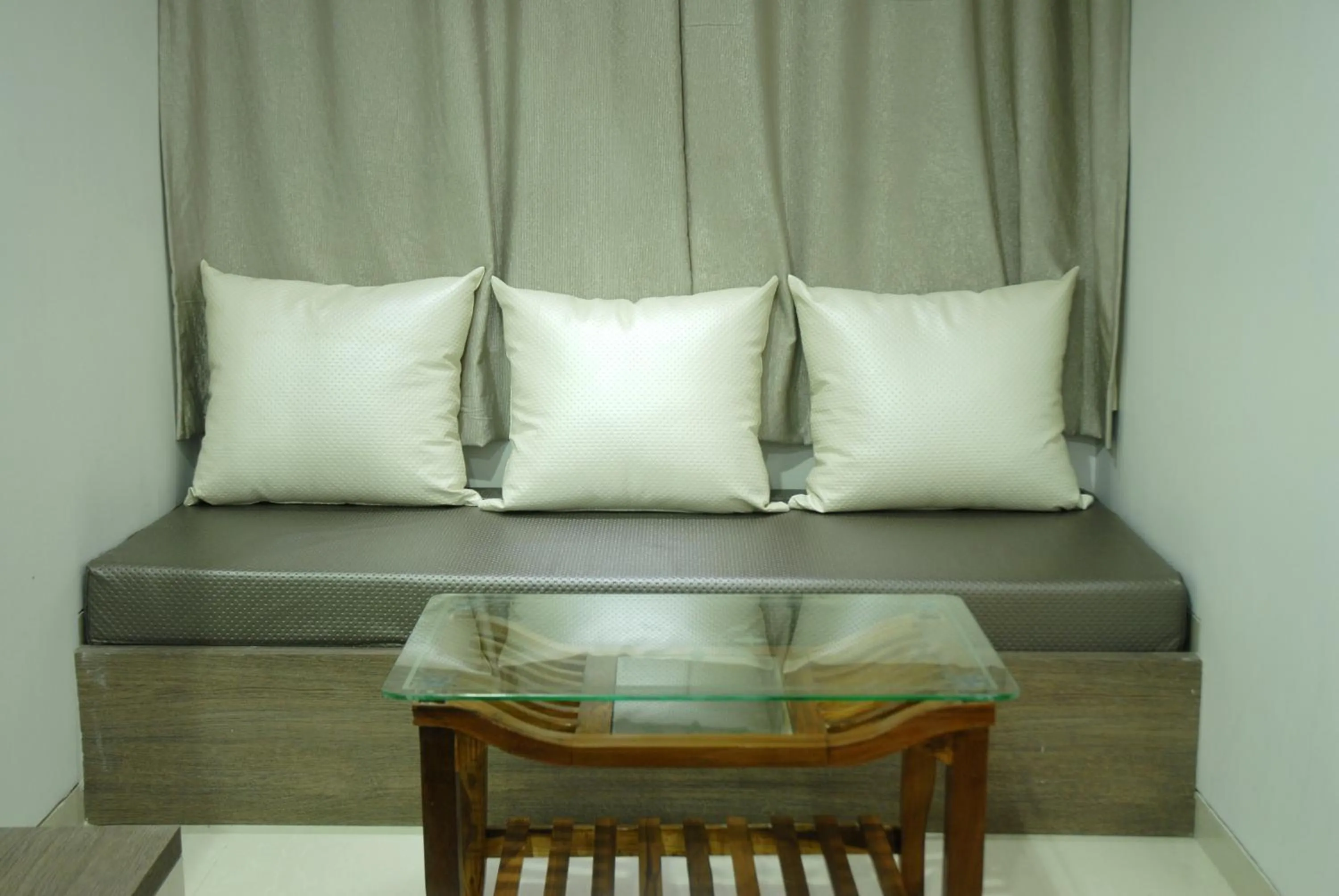 Photo of the whole room in Hotel City View