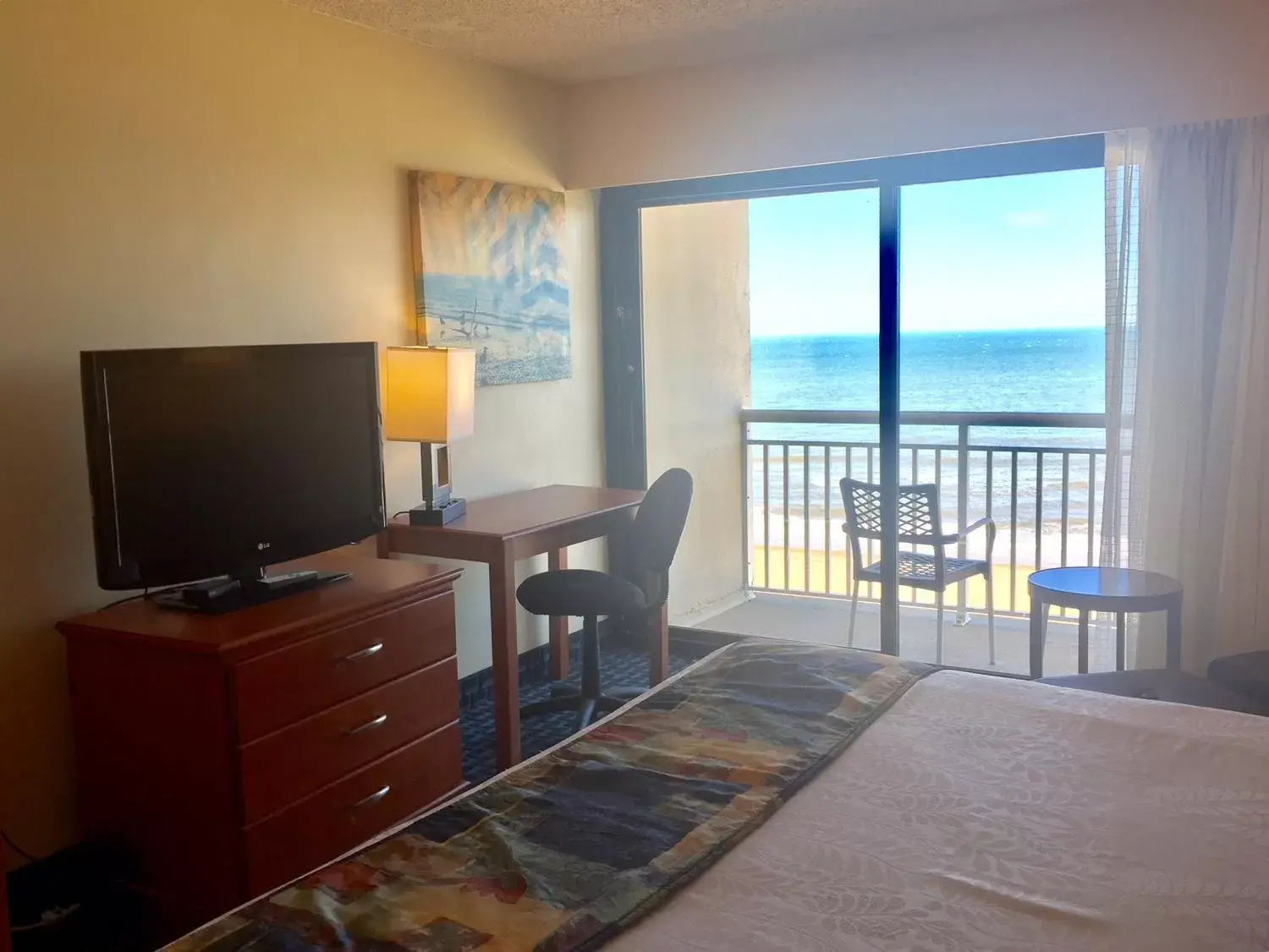 TV and multimedia, TV/Entertainment Center in Ramada Plaza by Wyndham Virginia Beach