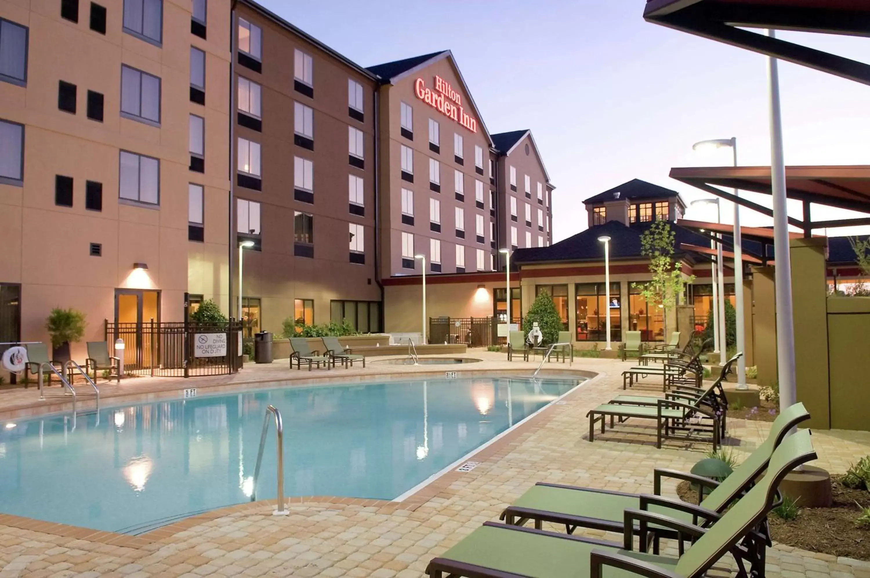 Property building, Swimming Pool in Hilton Garden Inn Pensacola Airport/Medical Center