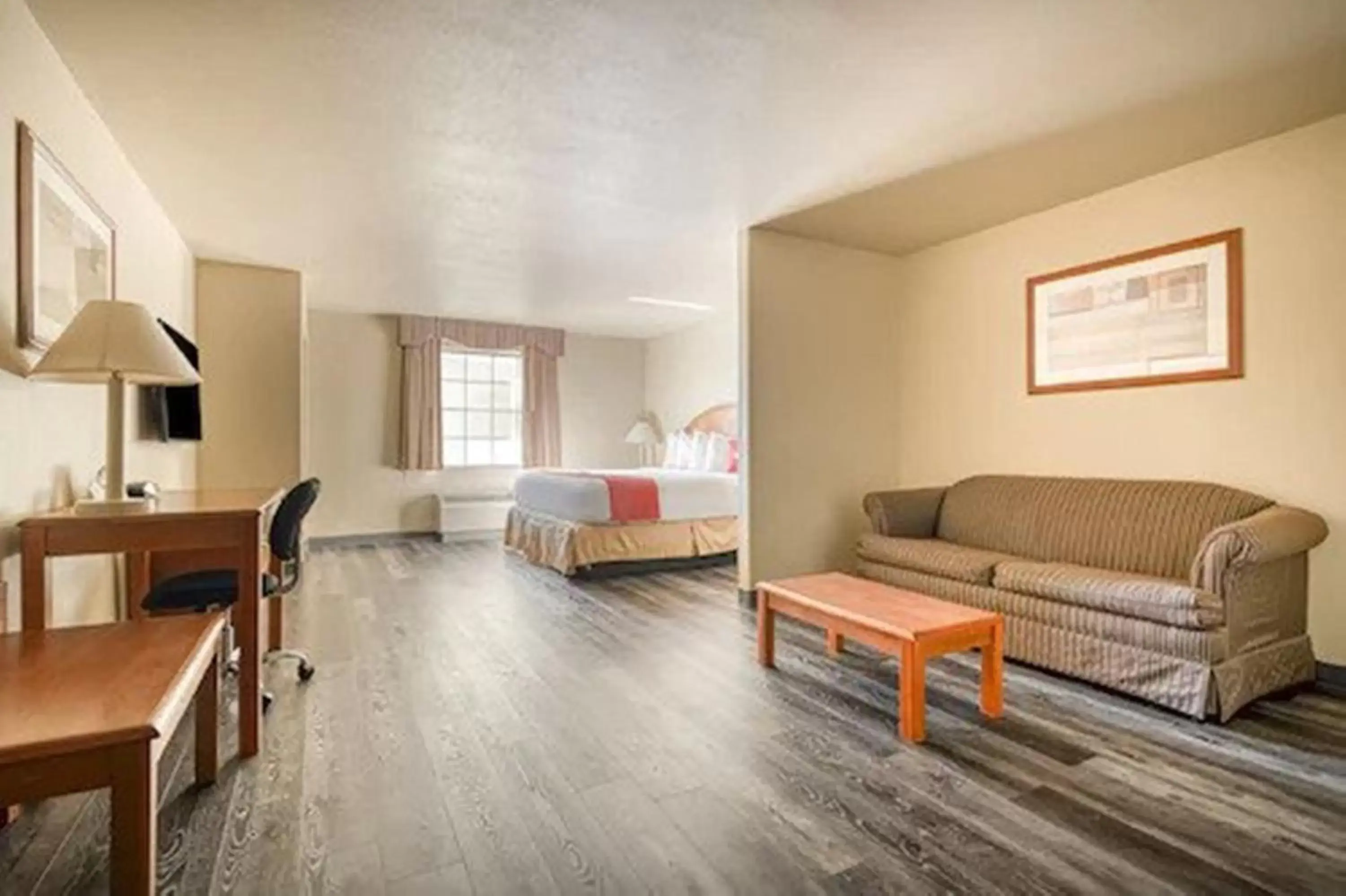 Bedroom, Seating Area in Nature Inn & Suites