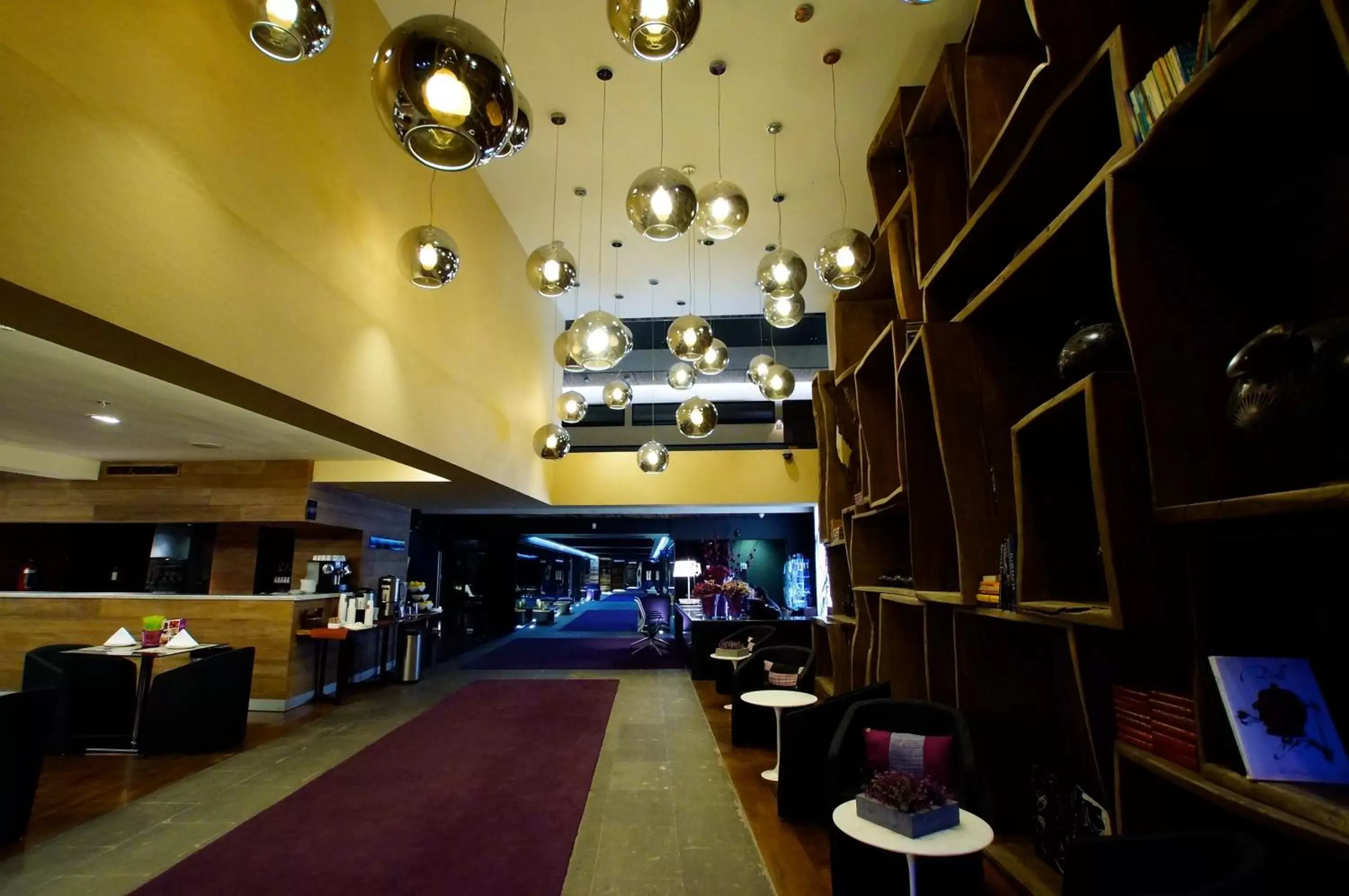 Lobby or reception, Restaurant/Places to Eat in Las Suites Campos Eliseos