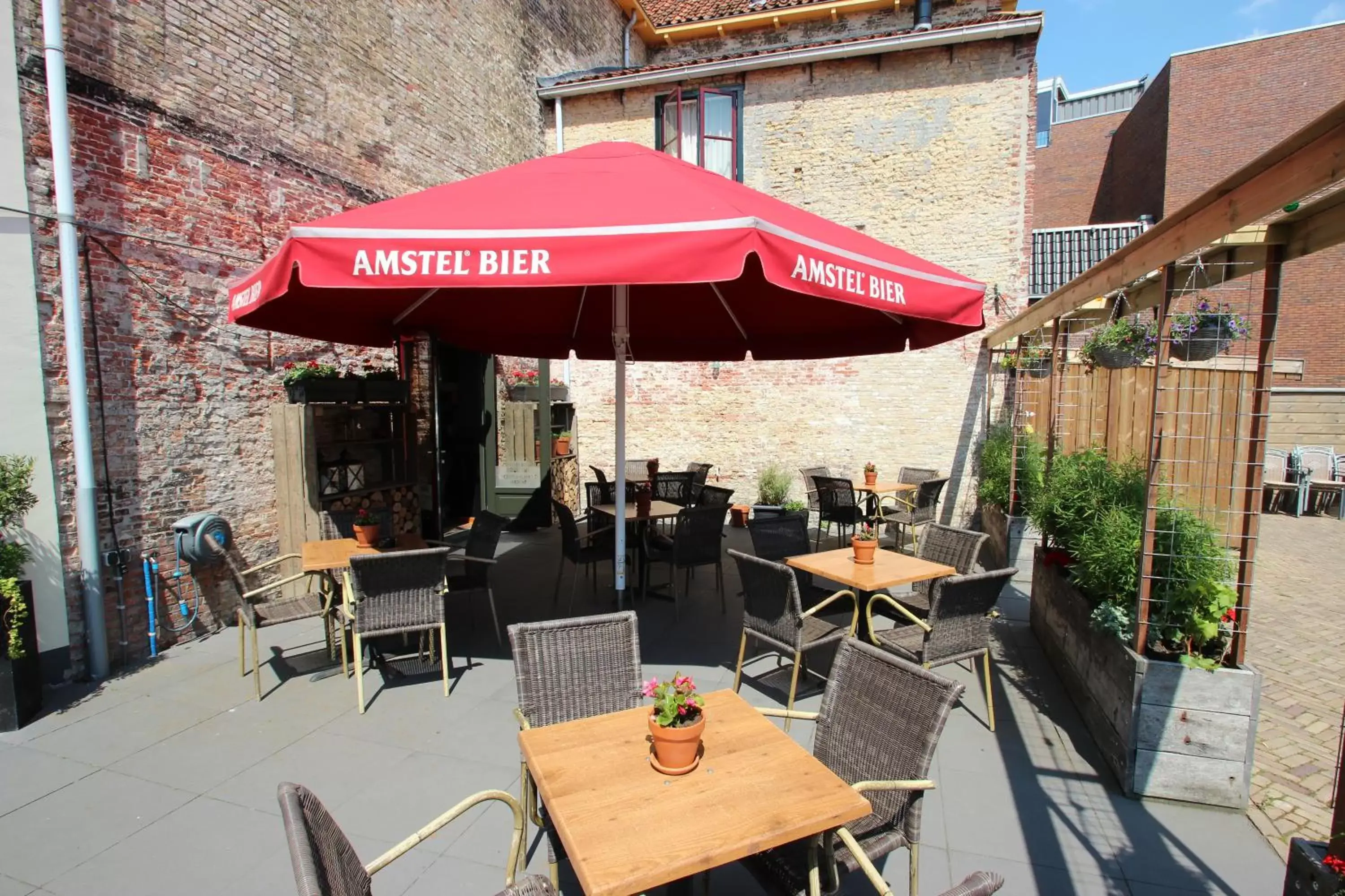 Patio, Restaurant/Places to Eat in Hotel Stadsherberg Sneek