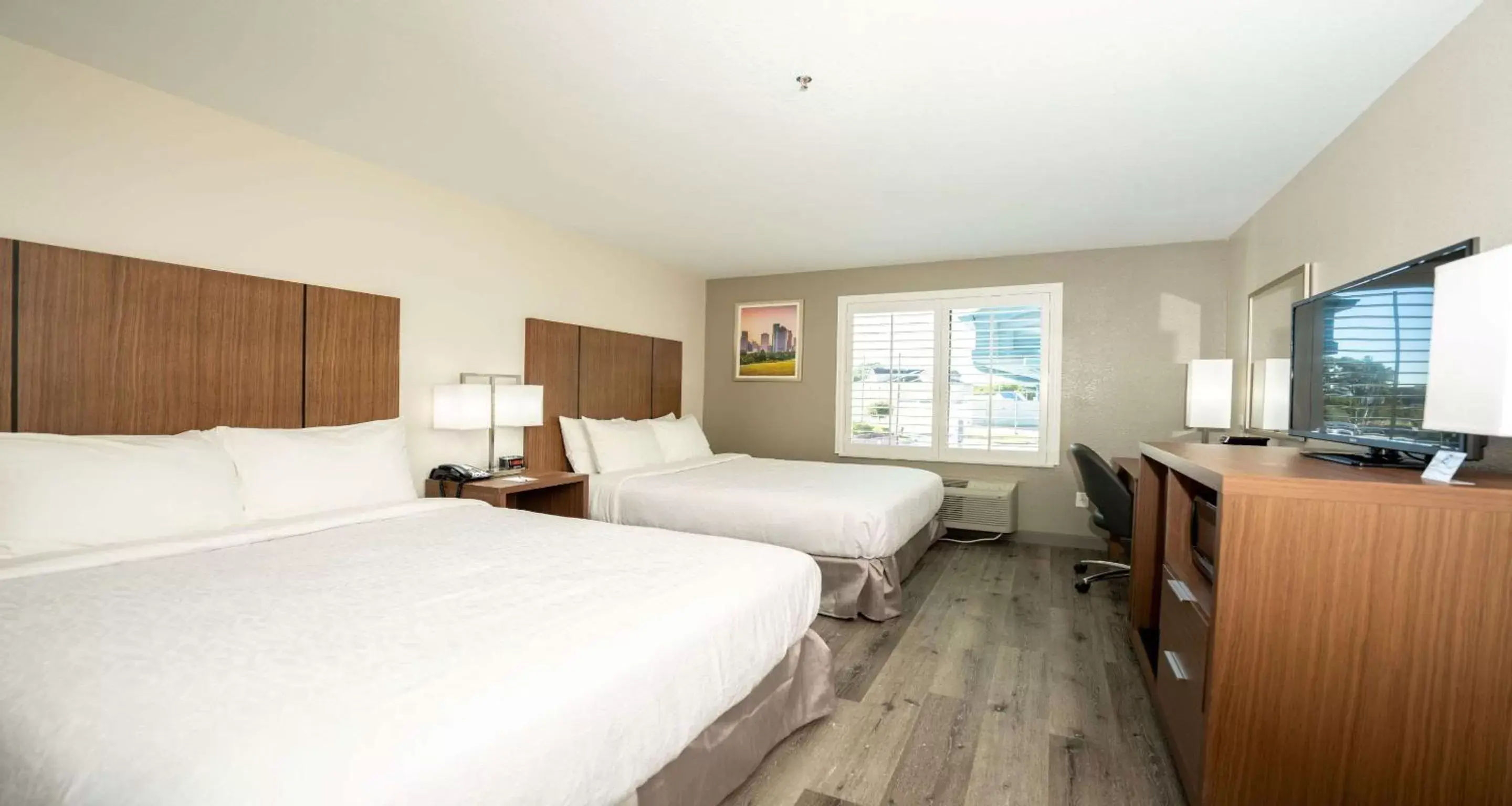 Photo of the whole room, Bed in Best Western Houston Bush IAH Intercontinental Airport Inn Photo of the whole room, Bed in Best Western Houston Bush IAH Intercontinental Airport Inn