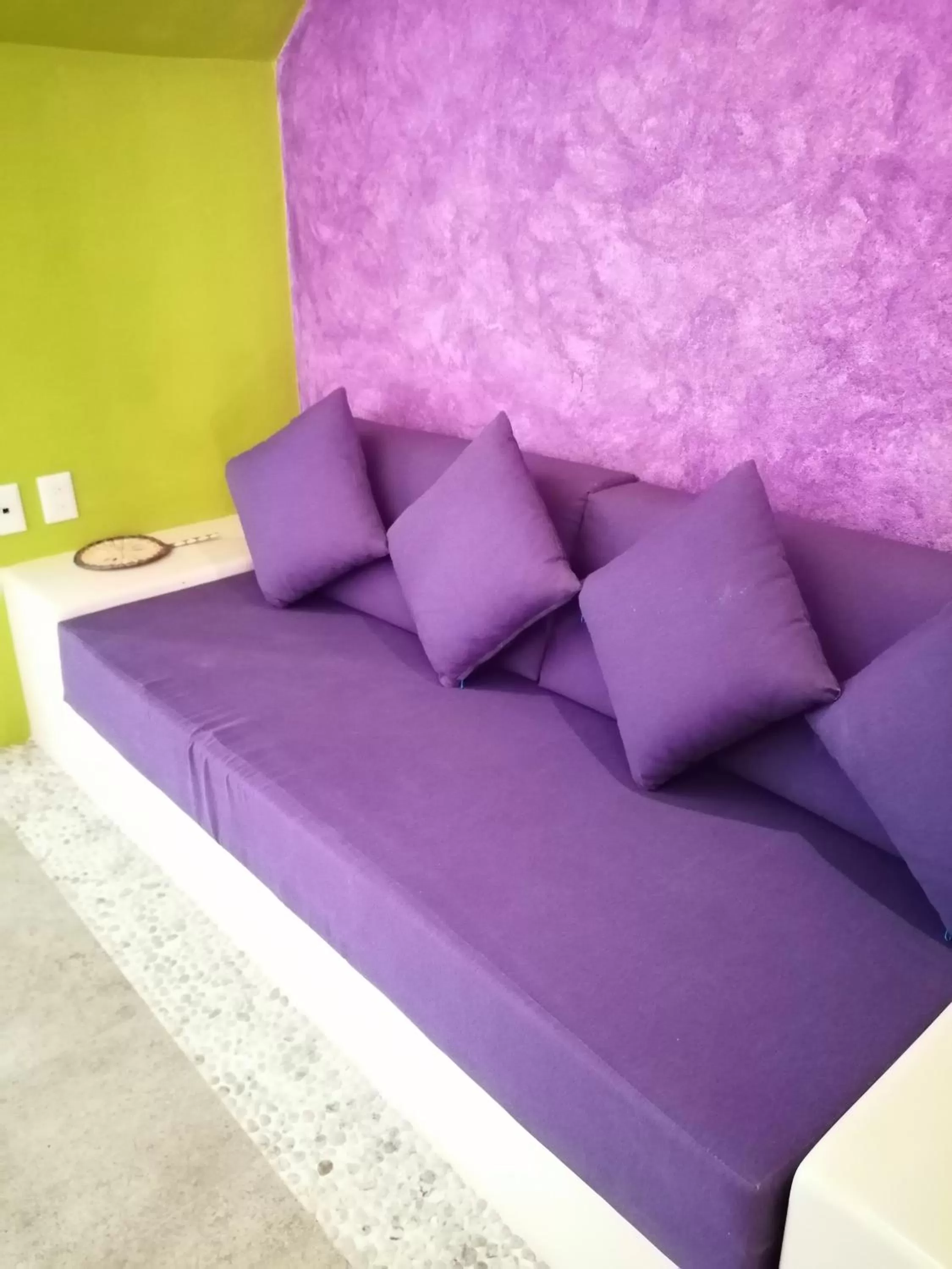 Living room, Bed in Ceiba Studios