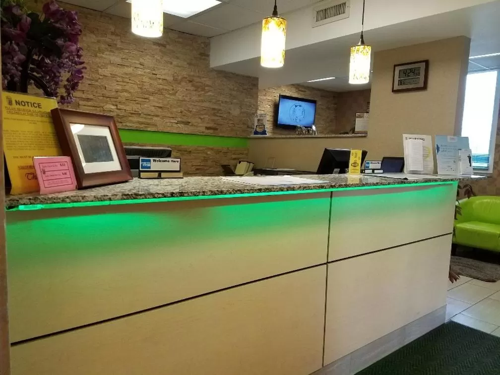 Super 8 by Wyndham Plattsburgh