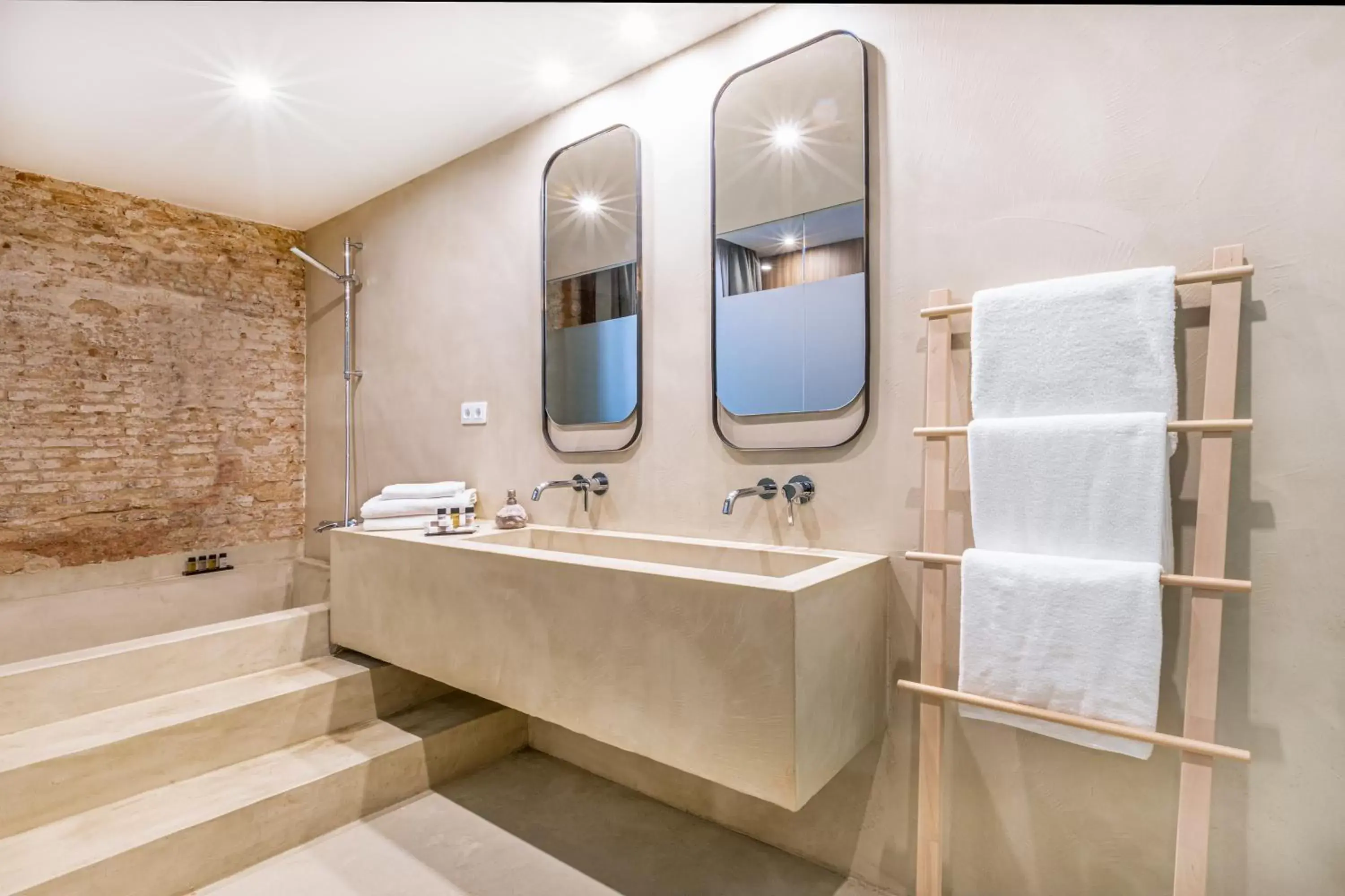 Shower, Bathroom in Casa Lirio
