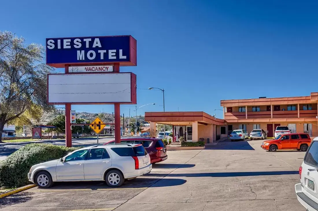 Property Building in Siesta Motel