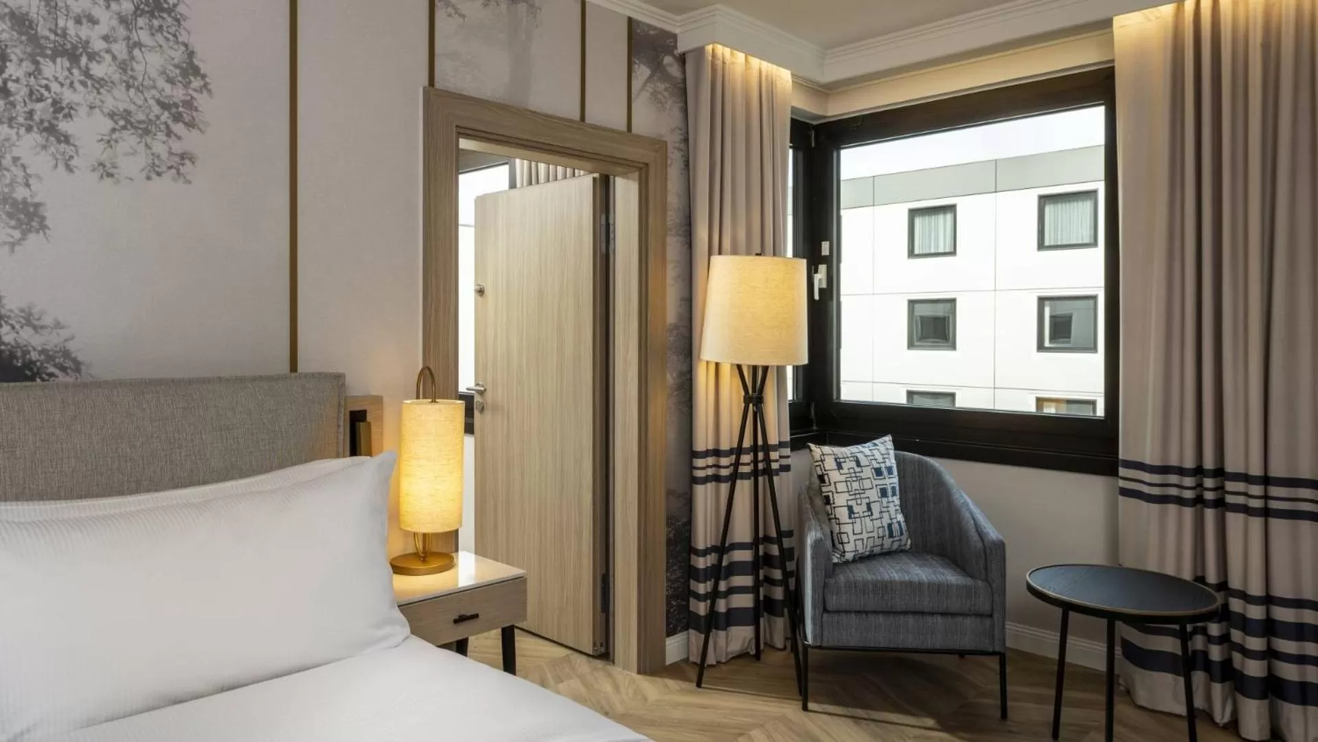 Bed in DoubleTree by Hilton Berlin Ku'damm