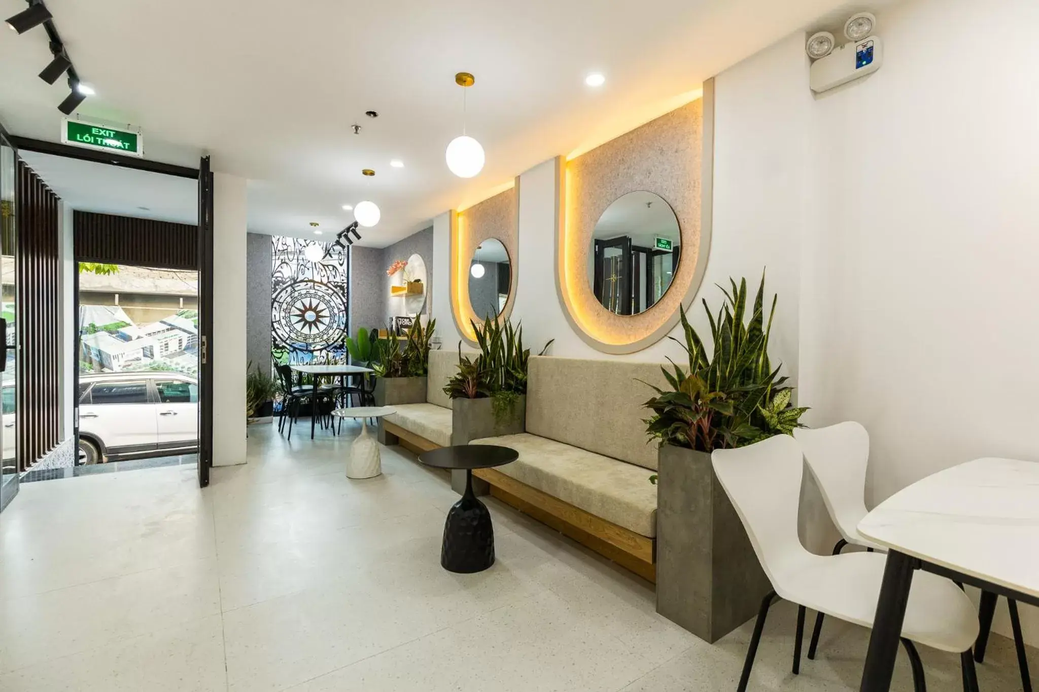 Restaurant/places to eat in Crescendo Boutique Studio Restaurant/places to eat in Crescendo Boutique Studio