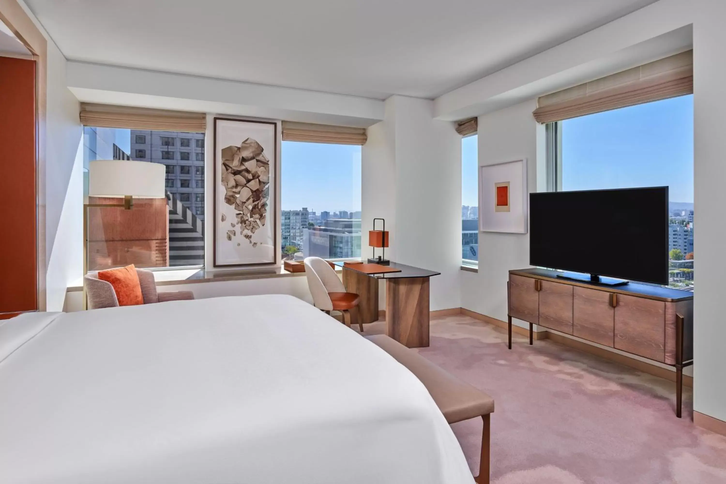 Photo of the whole room, TV/Entertainment Center in The St Regis San Francisco