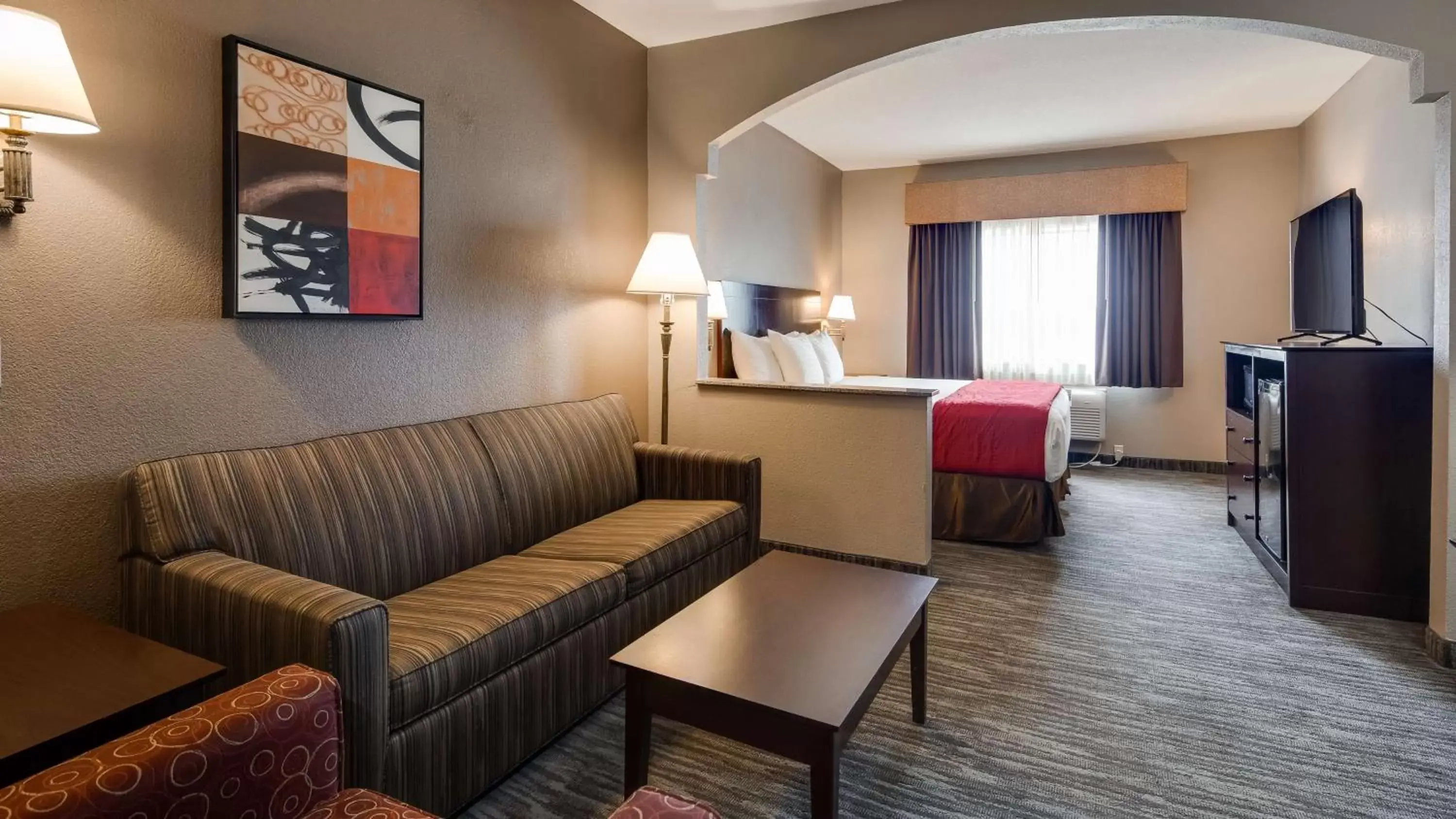Photo of the whole room, Seating Area in Best Western Dayton Inn & Suites