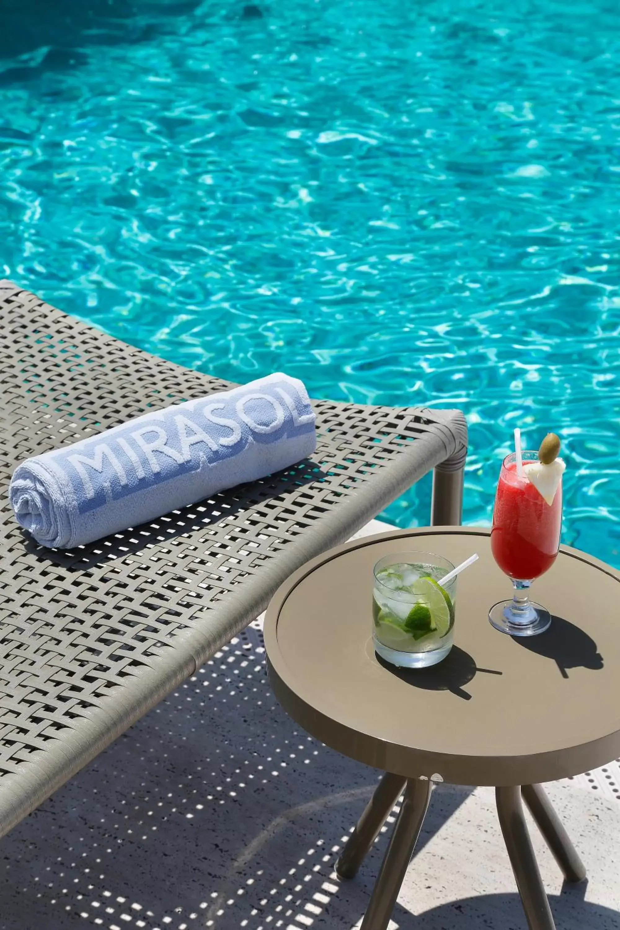 Swimming pool in Mirasol Copacabana Hotel