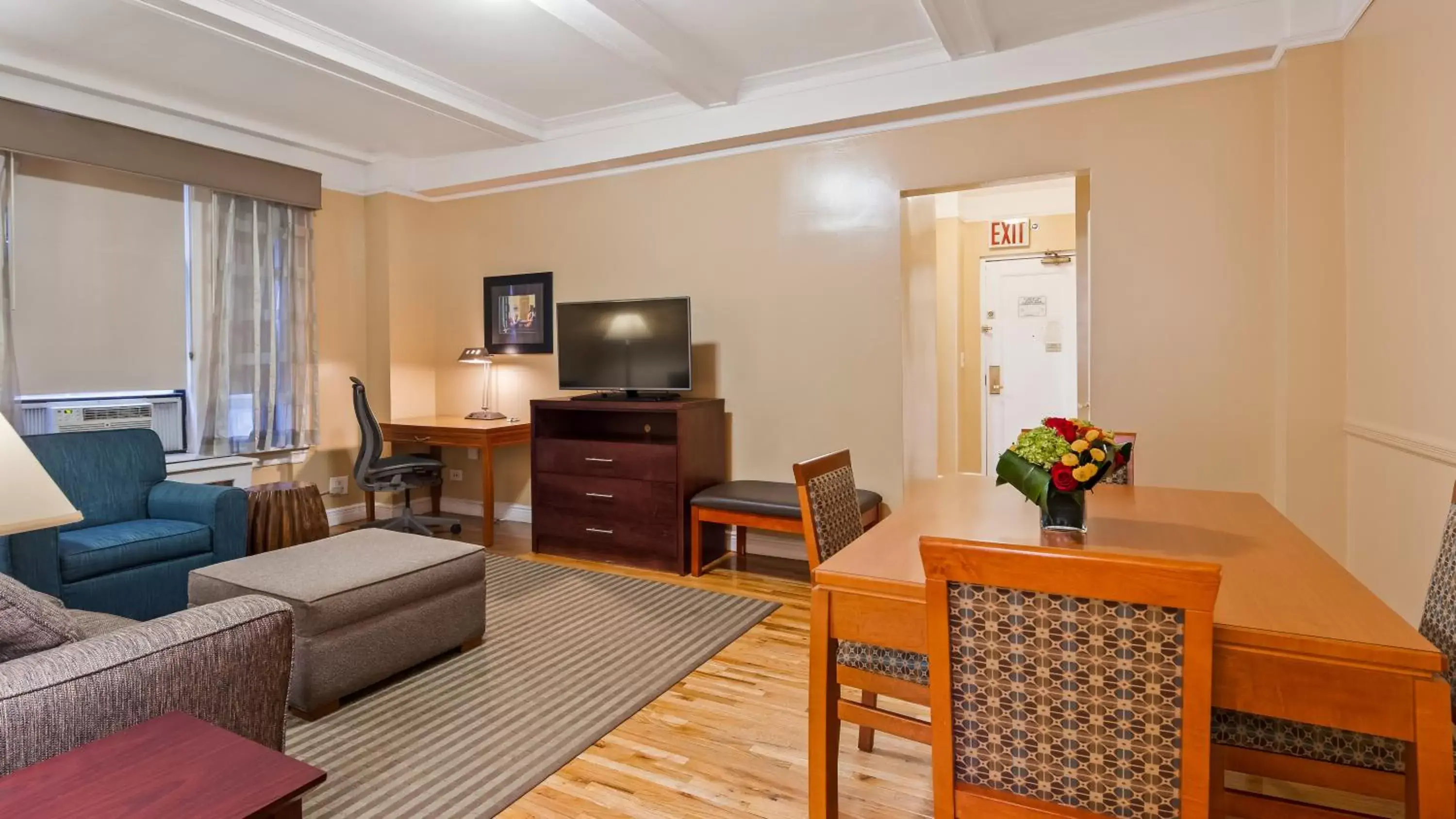 Dining area, Seating Area in Best Western Plus Hospitality House Suites