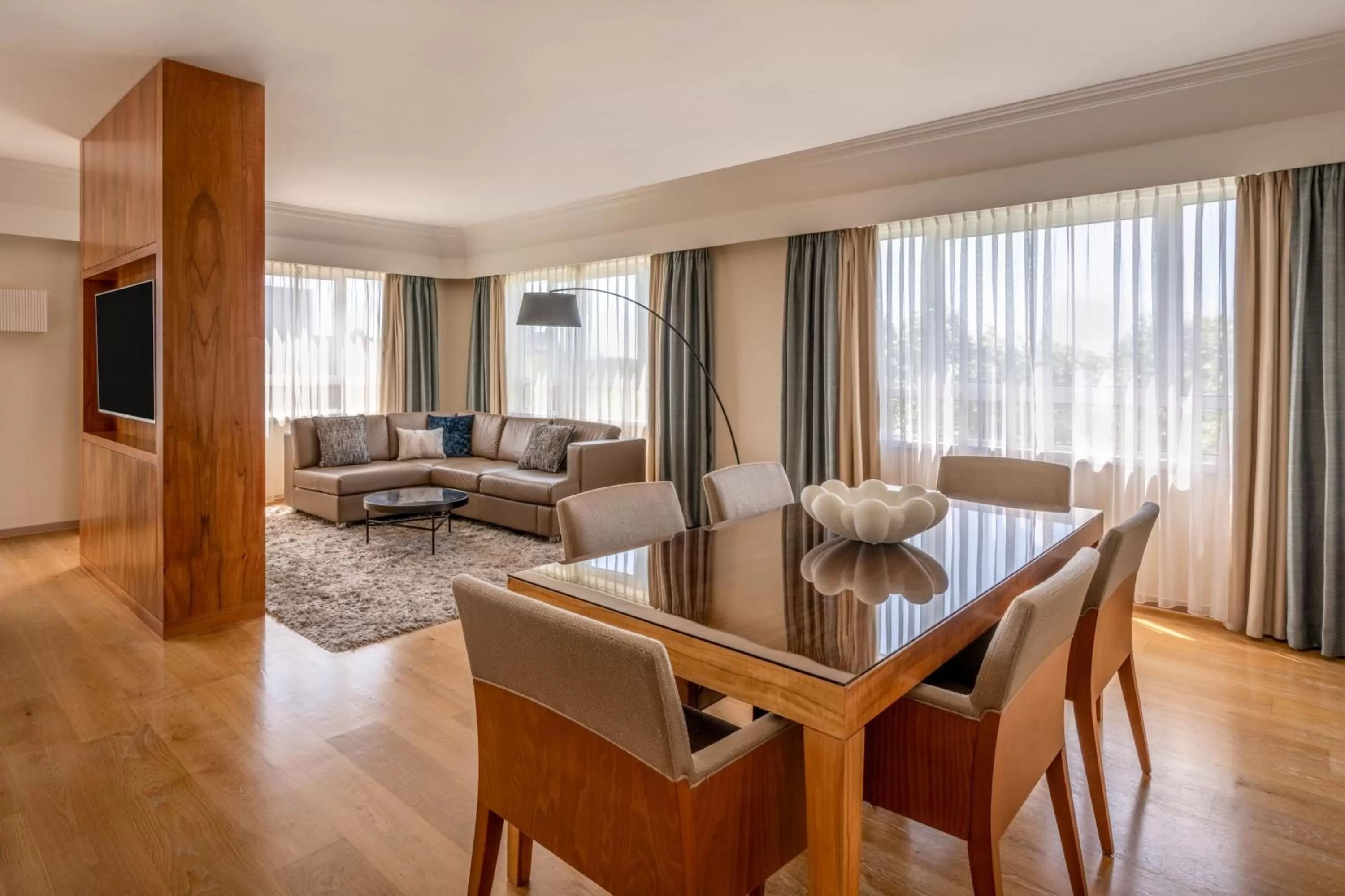 Bedroom in Munich Marriott Hotel