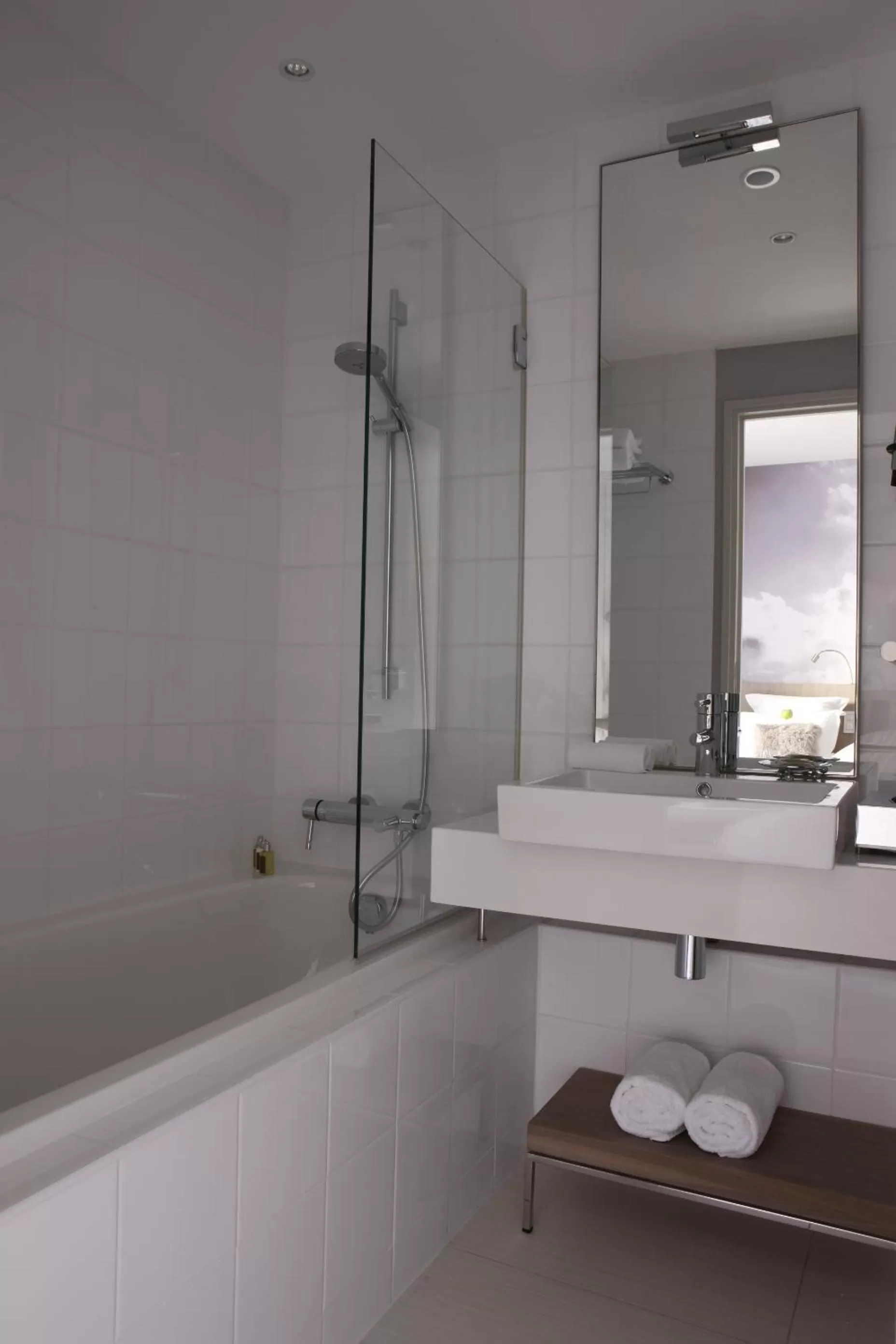 Bathroom in Le Grand Balcon Hotel