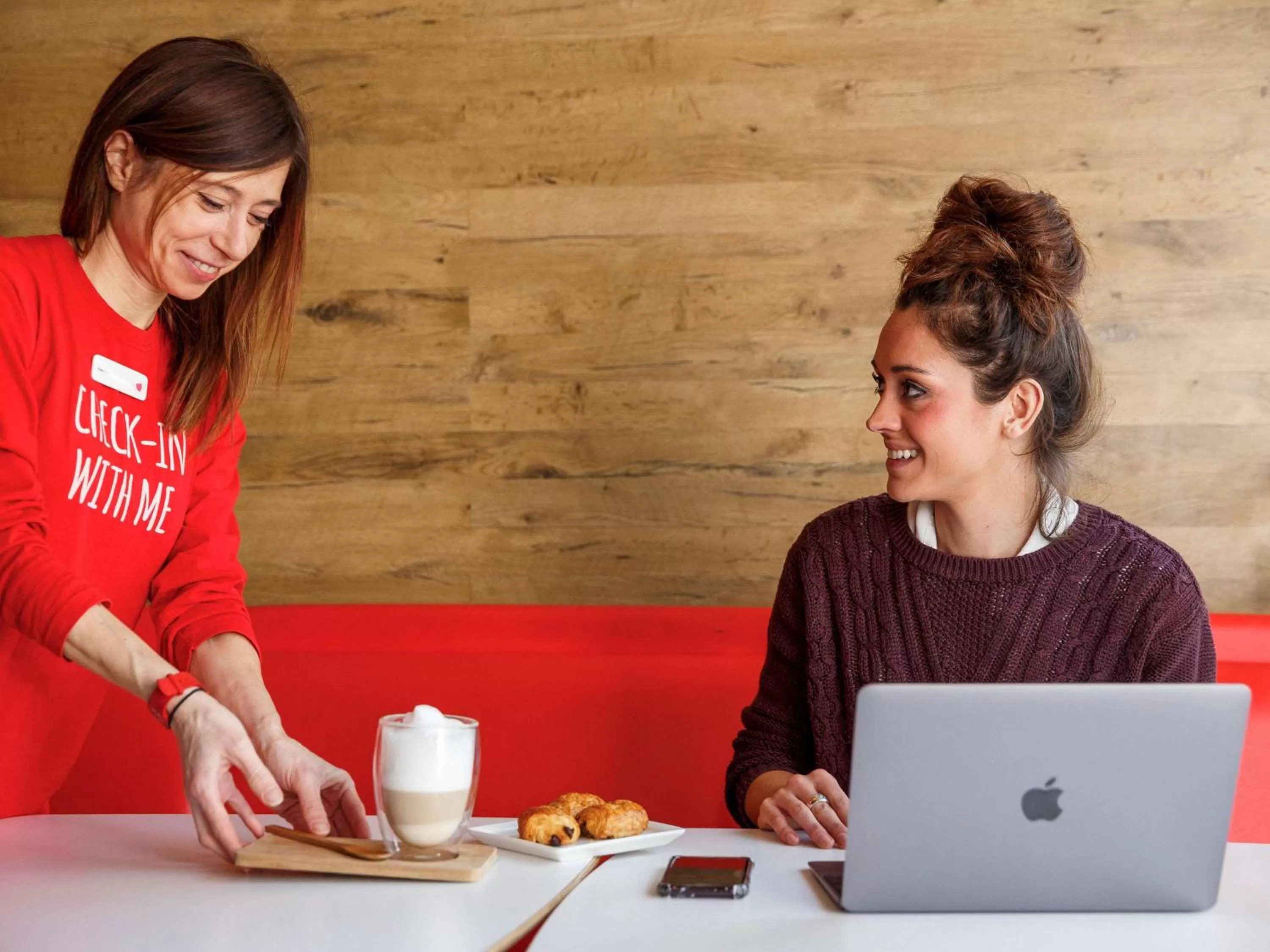 Restaurant/places to eat in ibis Brighton City Centre - Station