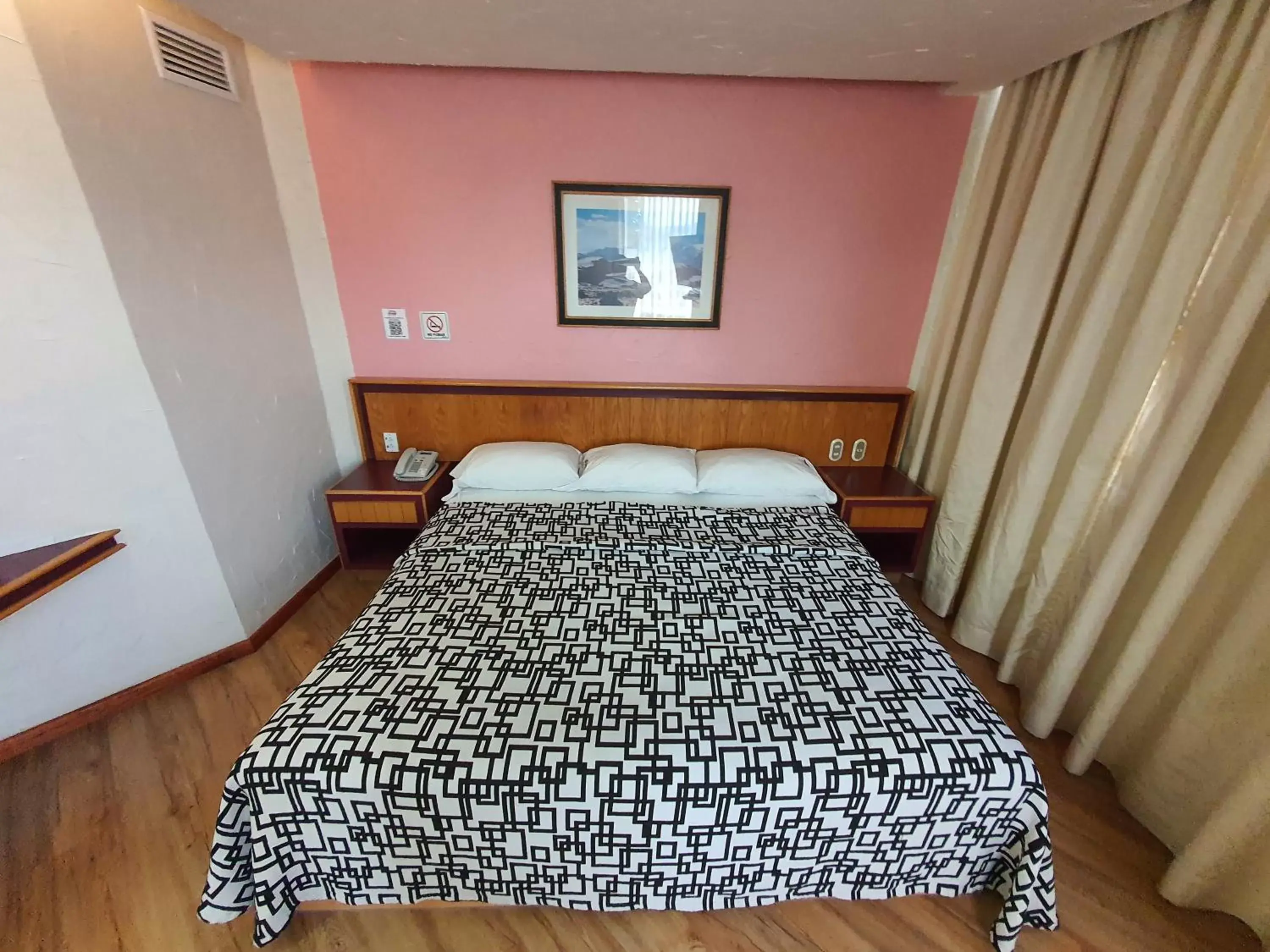 Bedroom, Bed in Hotel Alcampo