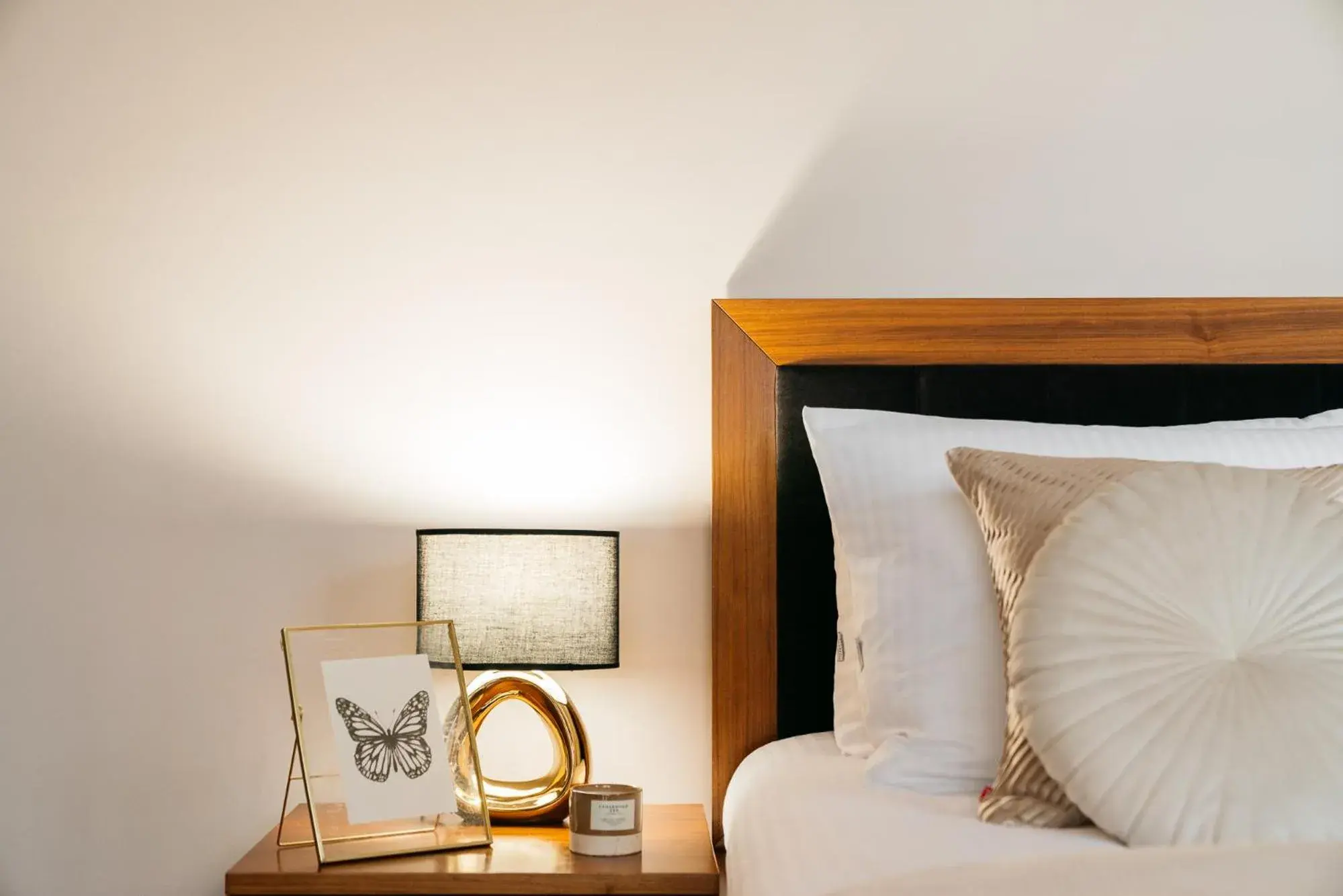 Bed, Seating Area in Topolowa Residence