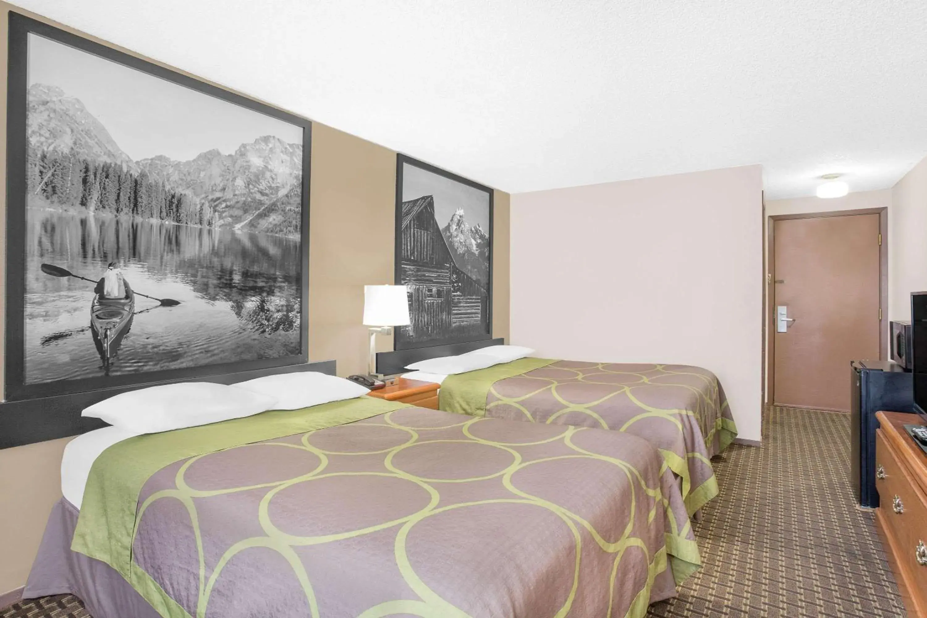 Photo of the whole room, Bed in Super 8 by Wyndham Riverton Photo of the whole room, Bed in Super 8 by Wyndham Riverton