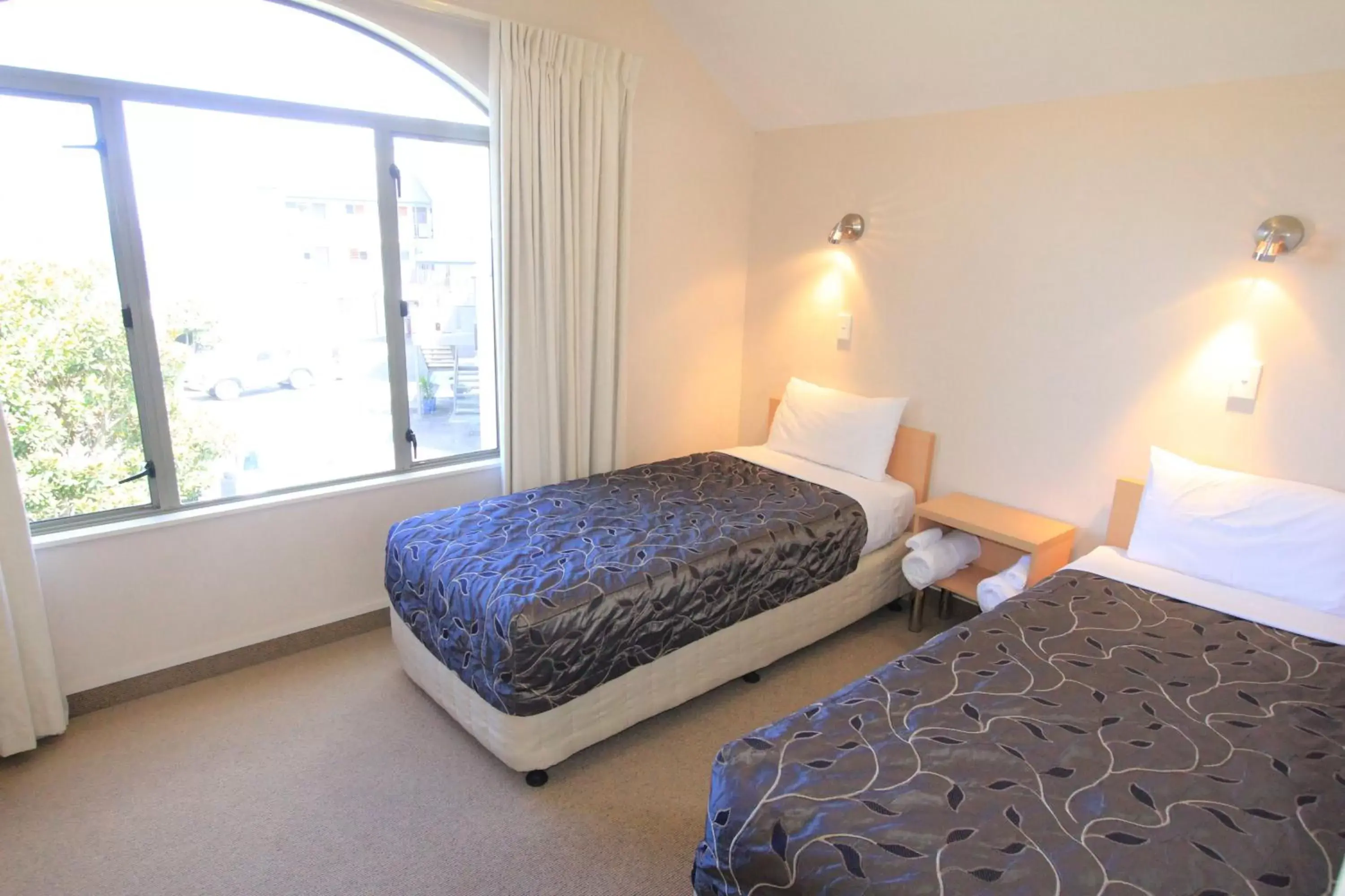 Bedroom, Bed in Voyager Apartments Taupo