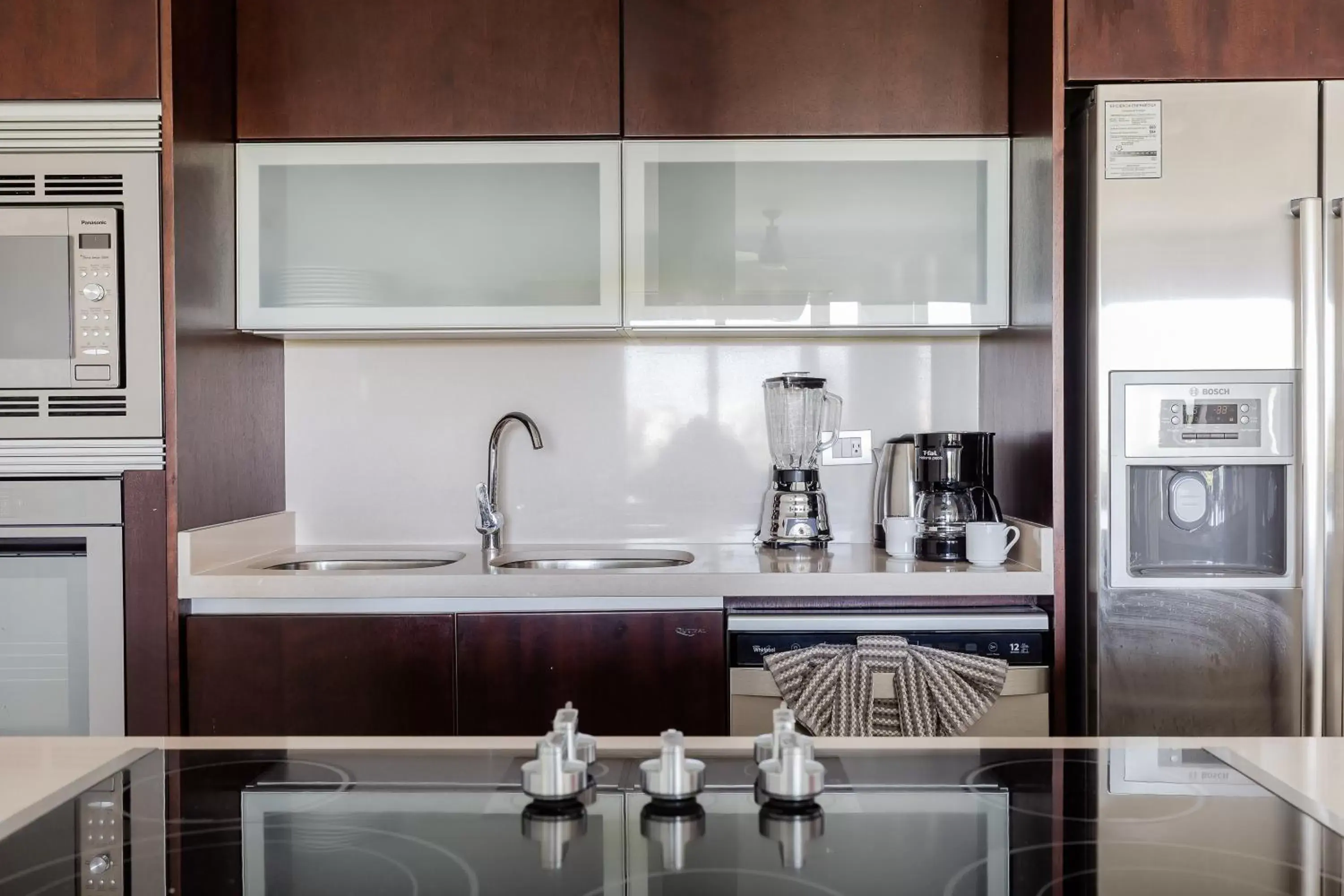 Kitchen/Kitchenette in Mareazul Beach Front Condos At playa del Carmen