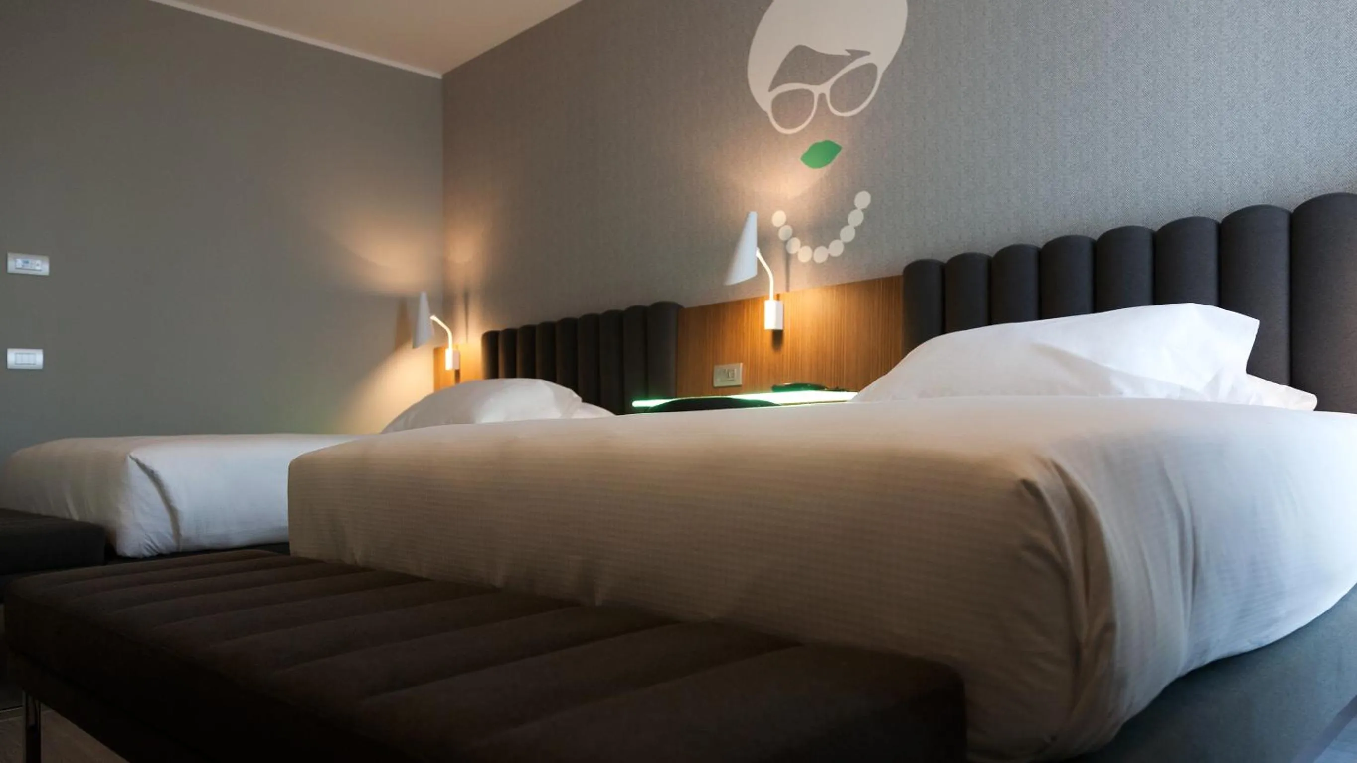 Bedroom, Bed in G Hotel Pescara