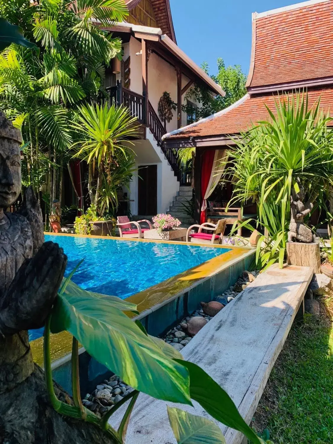 Property building, Swimming Pool in Hongkhao Village