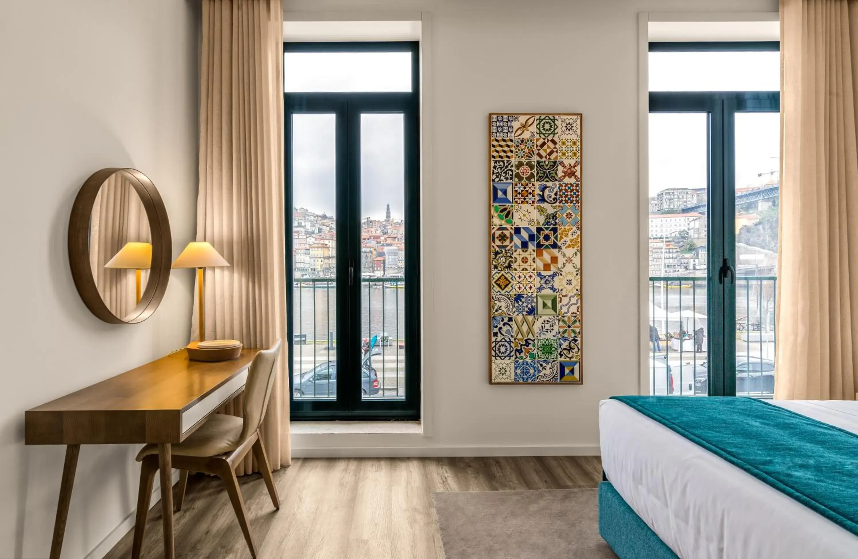 Balcony/Terrace, Bed in 296 Heritage Apartments Balcony/Terrace, Bed in 296 Heritage Apartments