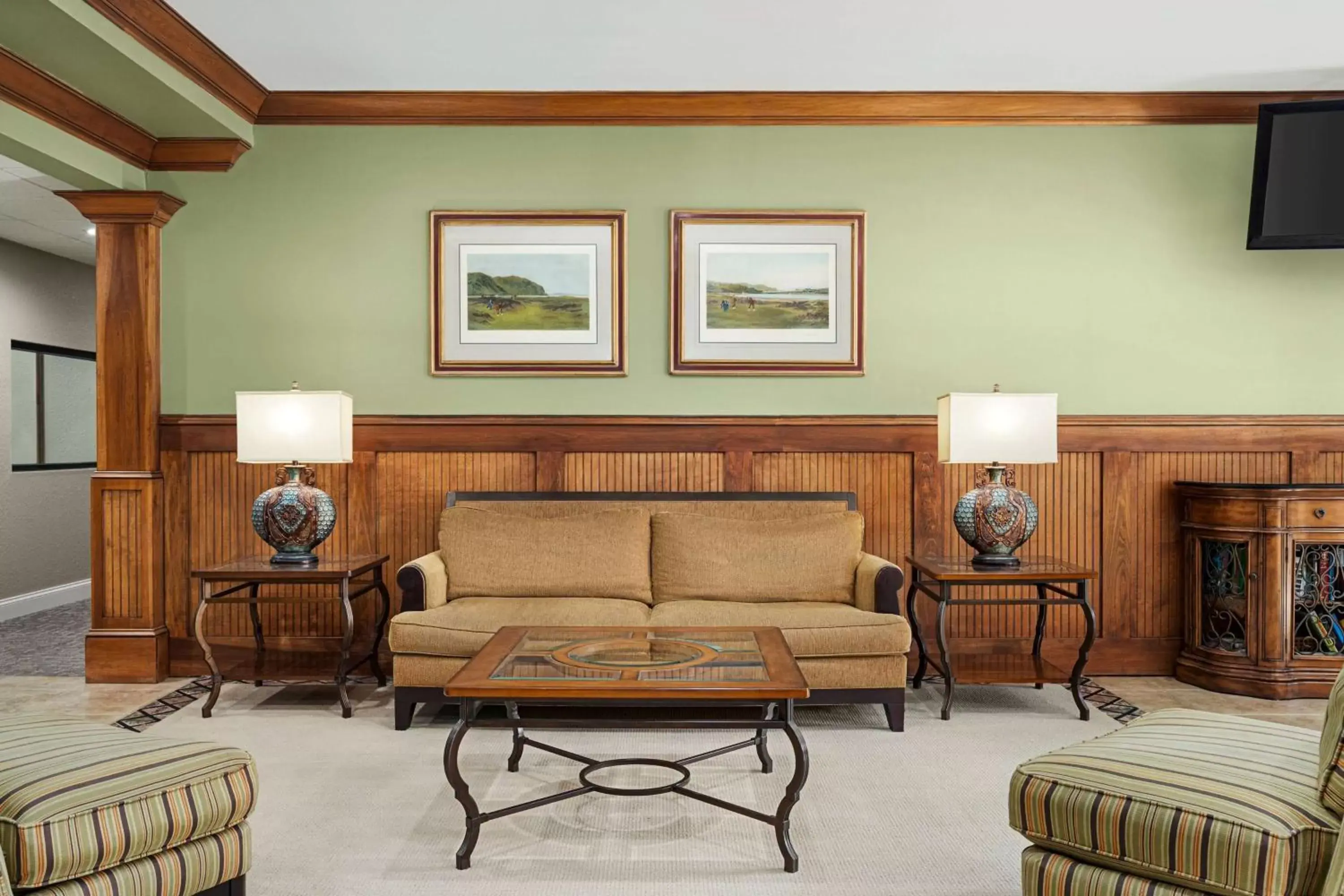 Lobby or reception, Seating Area in Microtel Inn & Suites by Wyndham Woodstock/Atlanta North