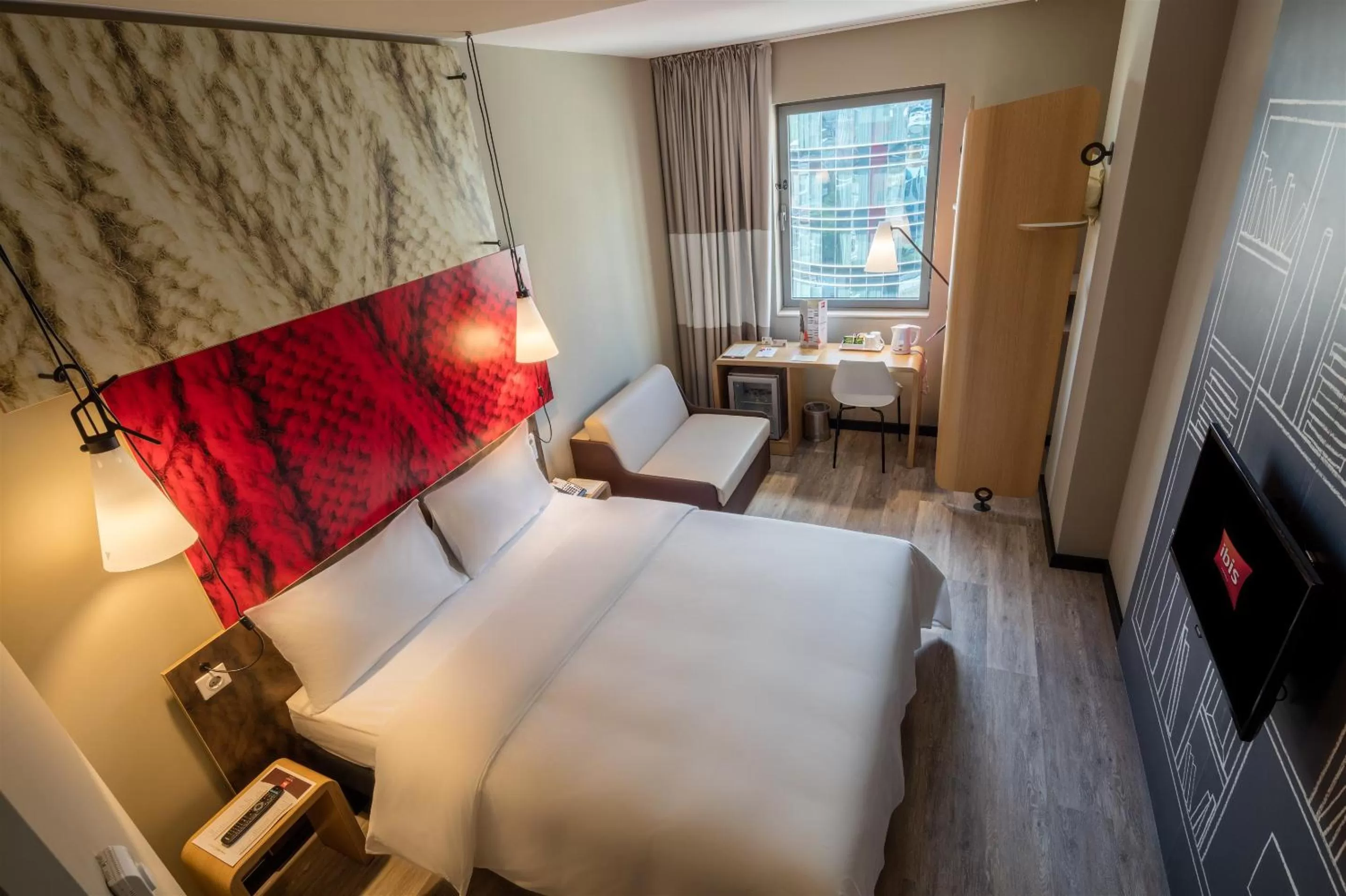 Photo of the whole room, Bed in Ibis Istanbul West