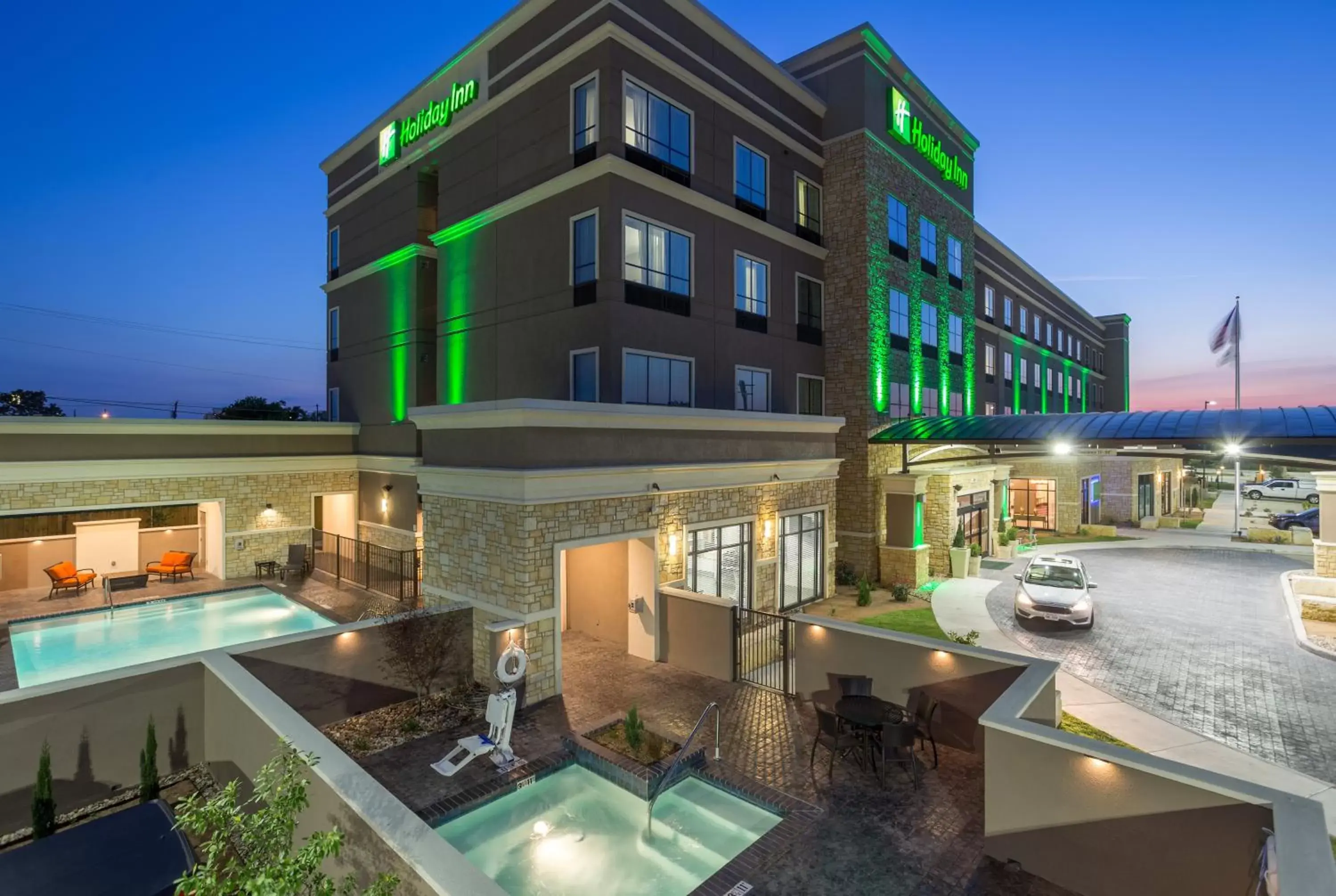 Property Building in Holiday Inn San Marcos Convention Center, an IHG Hotel