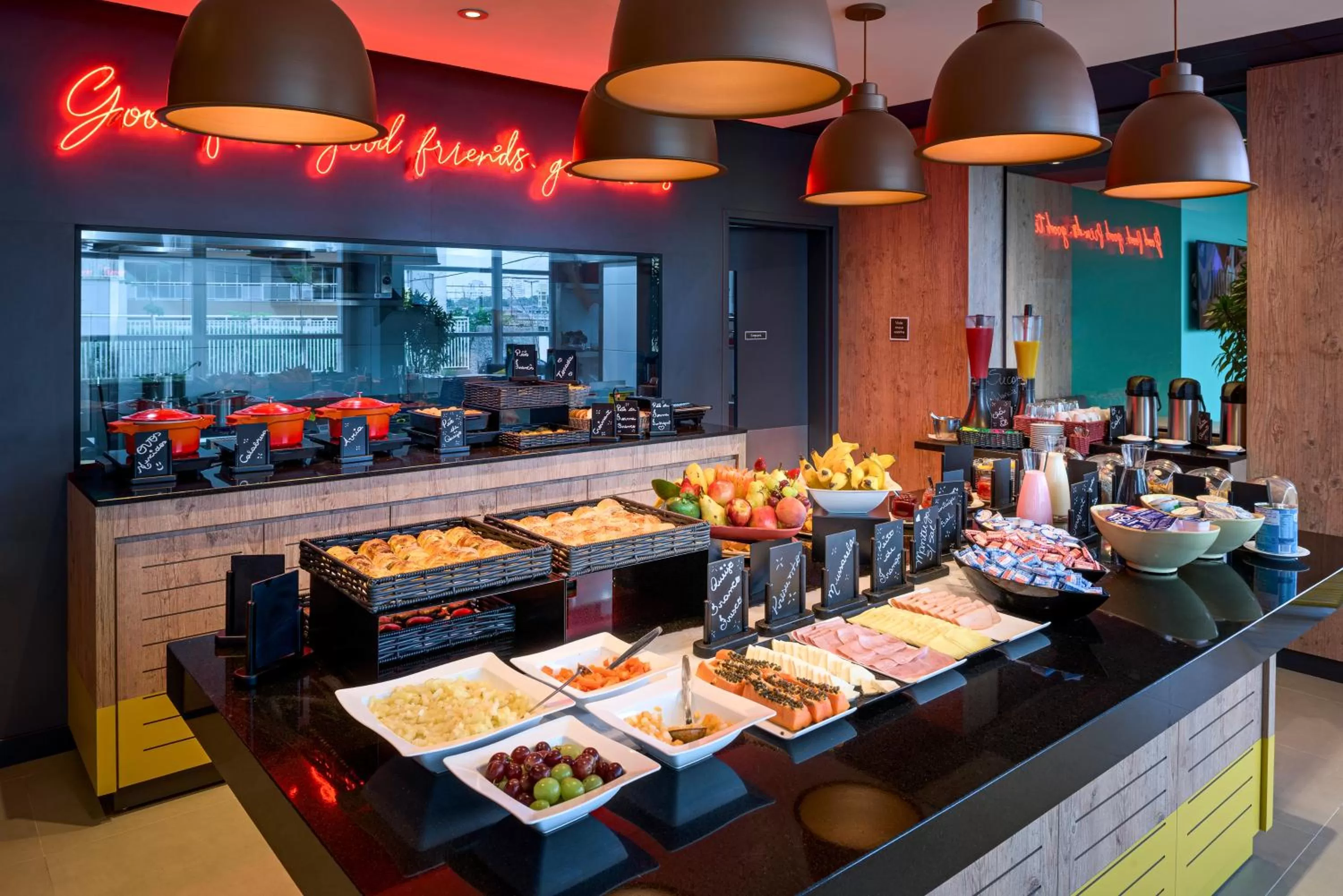 Restaurant/places to eat in ibis Sao Paulo Tatuape