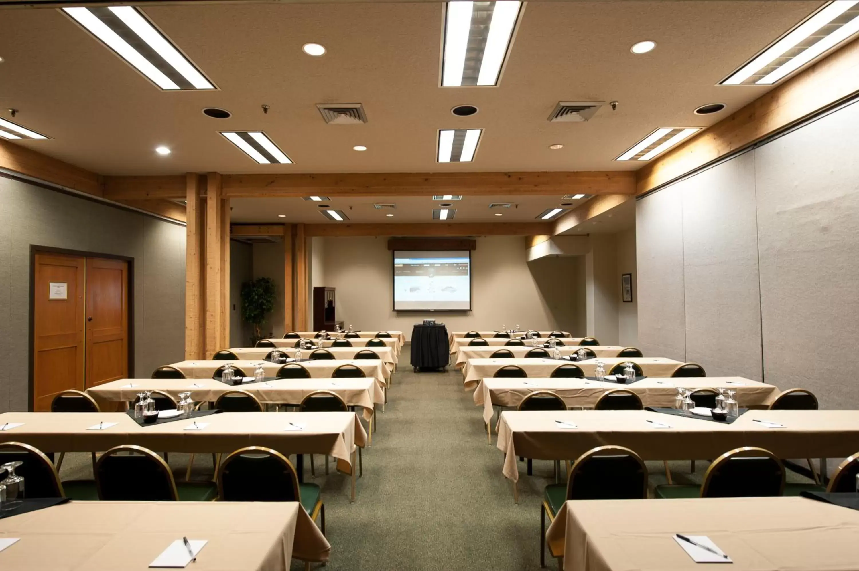 Meeting/conference room in Grouse Mountain Lodge