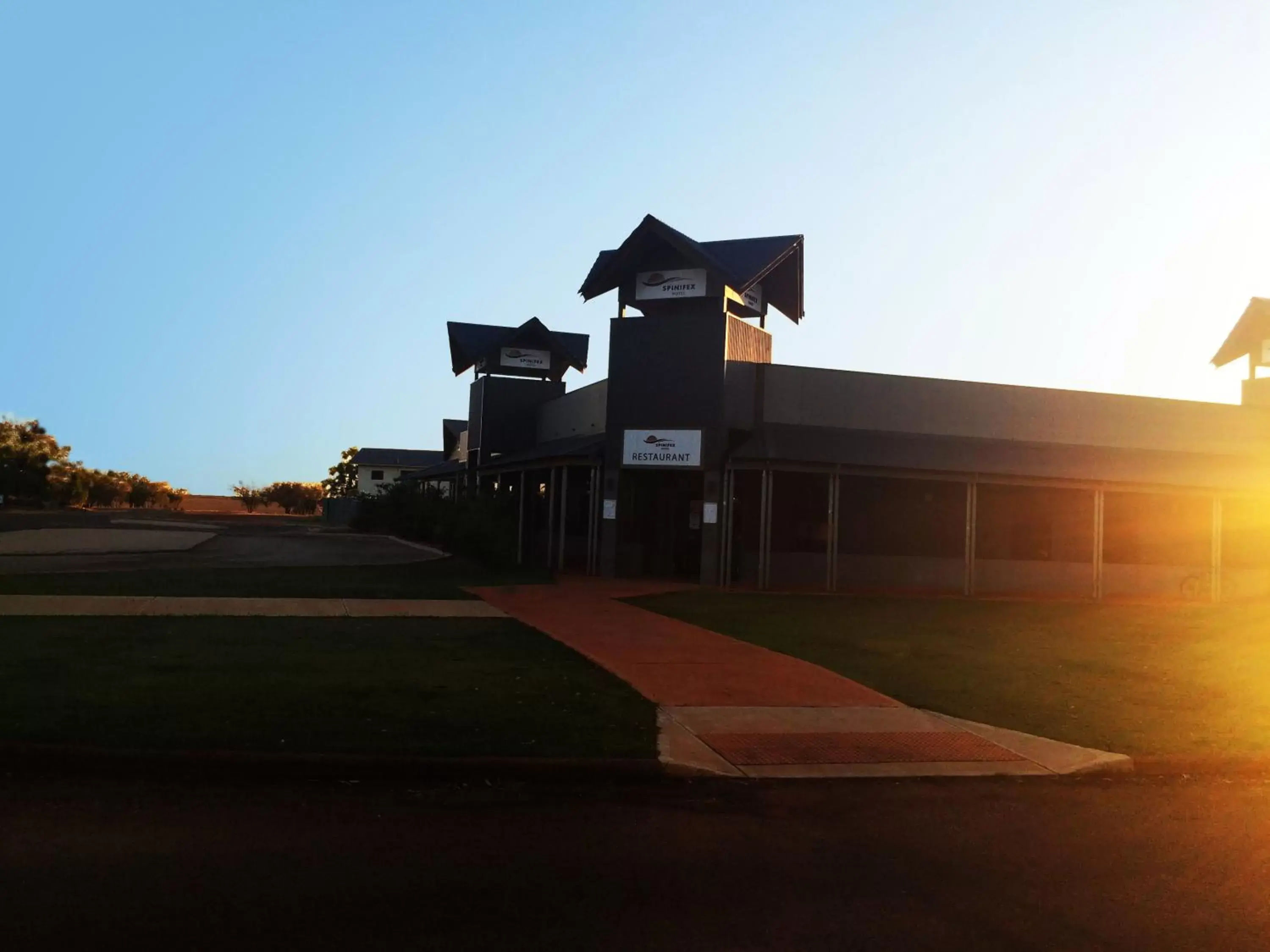 Facade/entrance, Property Building in Spinifex Hotel