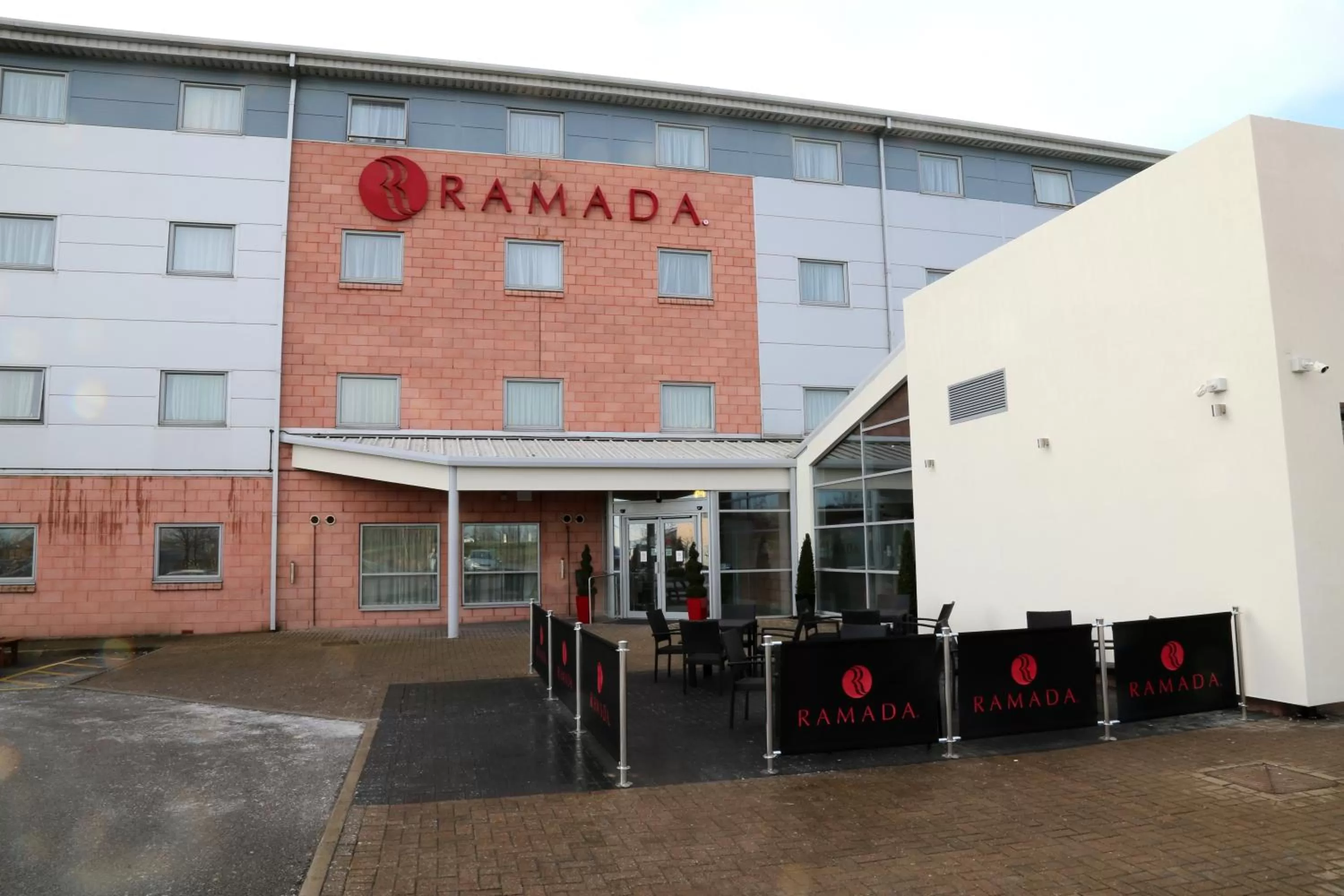 Facade/entrance in Ramada Wakefield